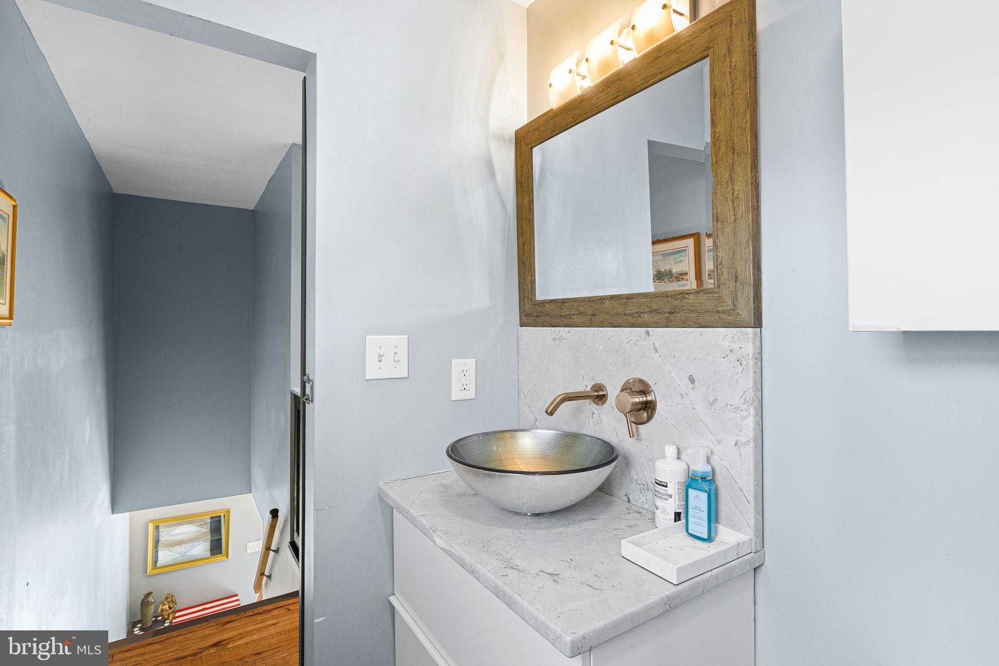 464 Freemont St photo 22