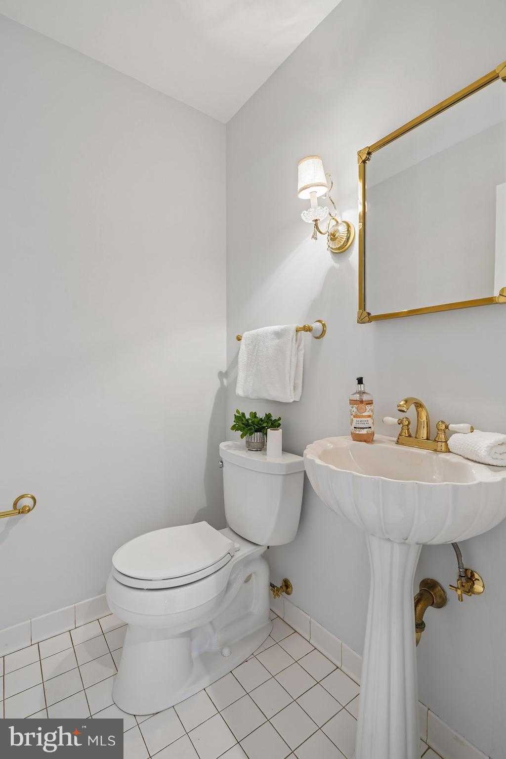 6933 Race Horse Ln photo 21