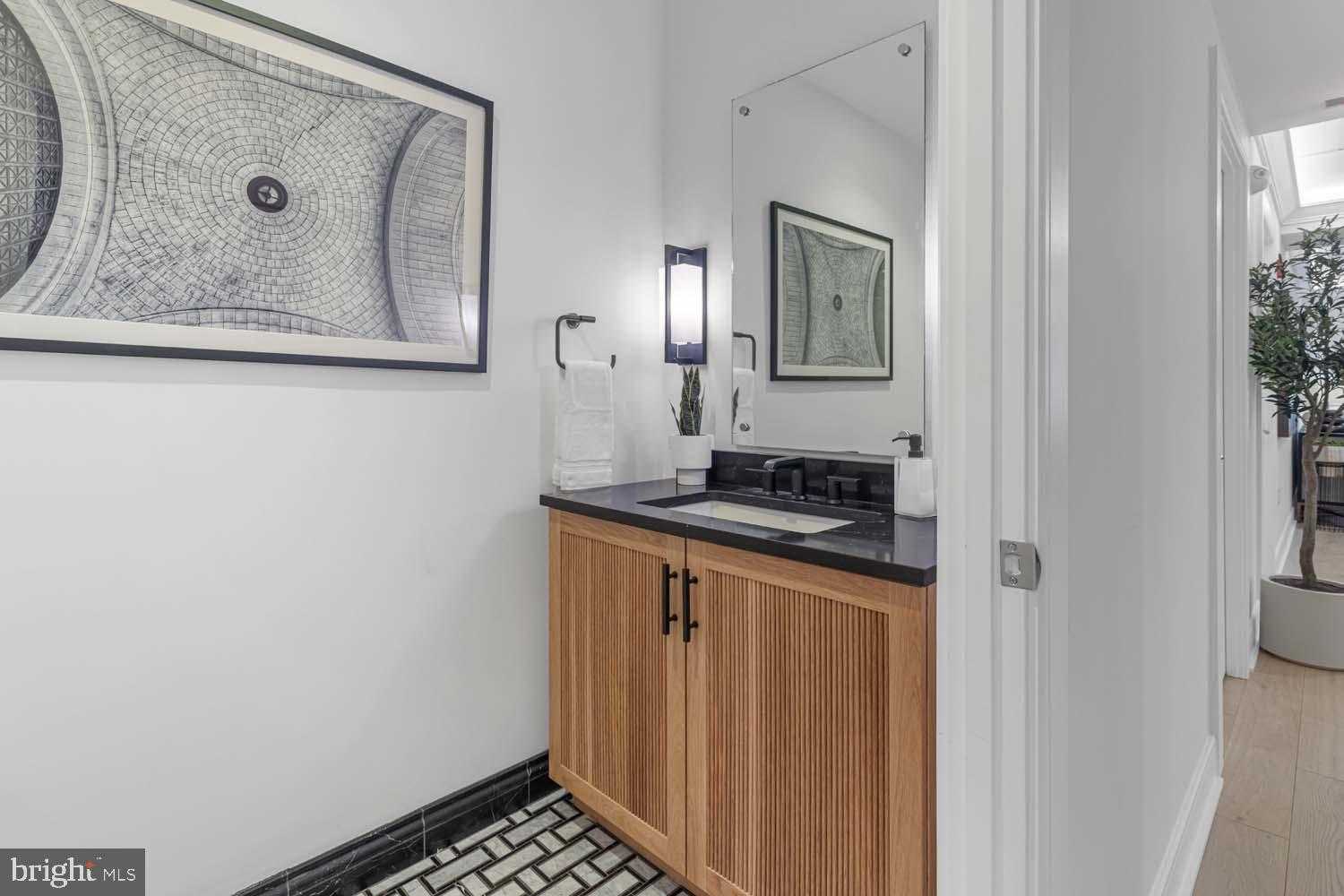 6718 Lowell Ave Unit 507 photo 8