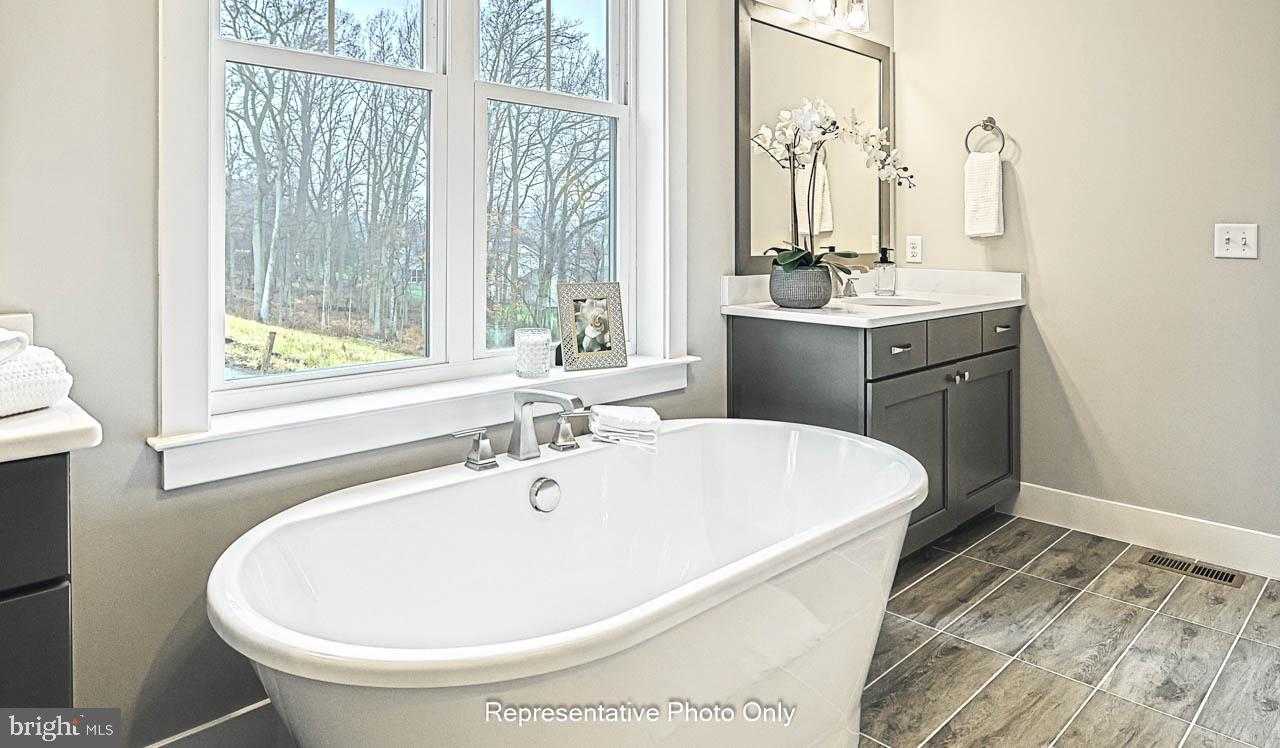 224 W Valley Rd photo 26