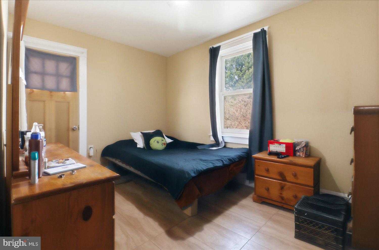 875 Manor St photo 22