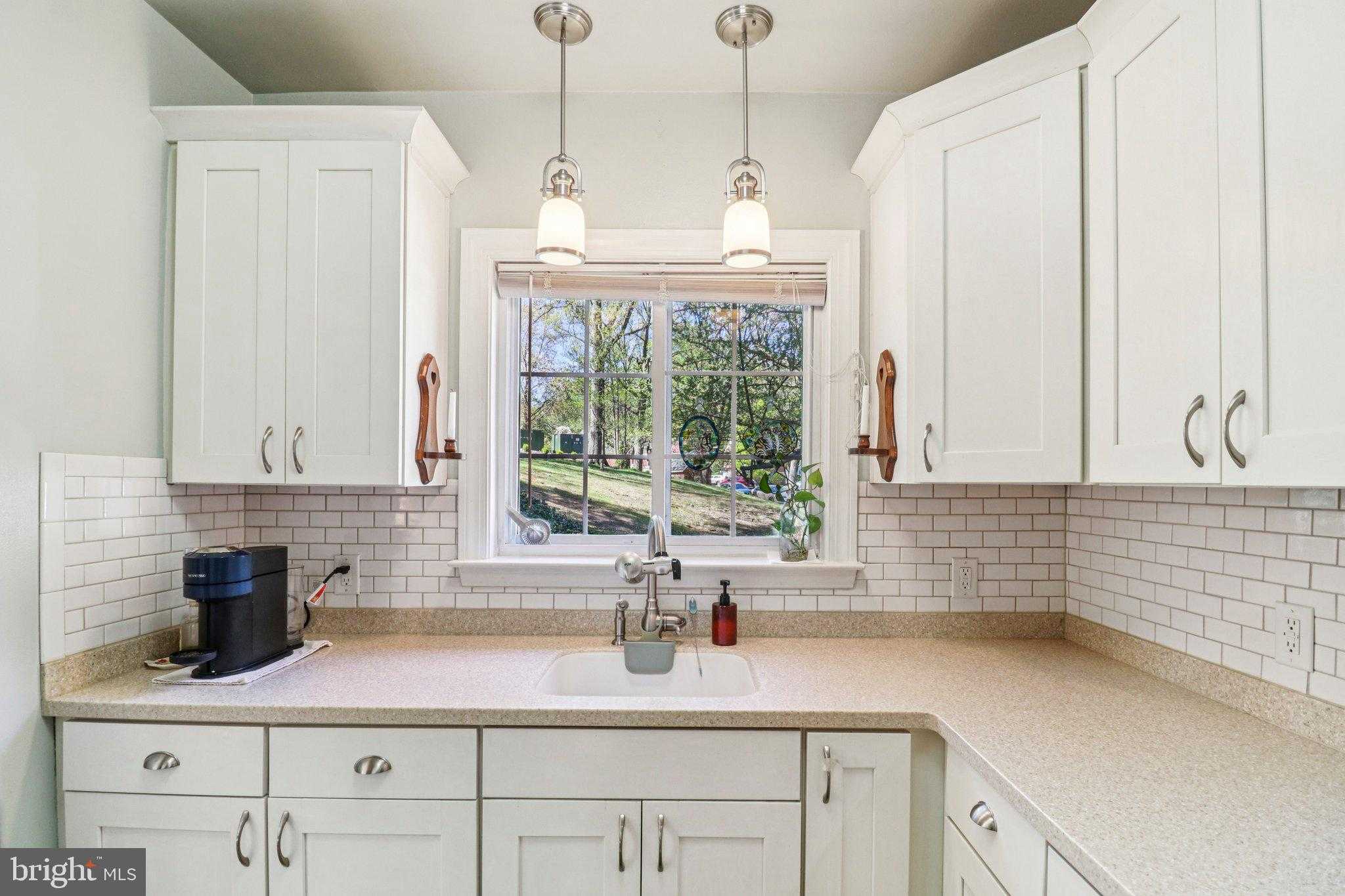 1144 Valley Dr photo 17