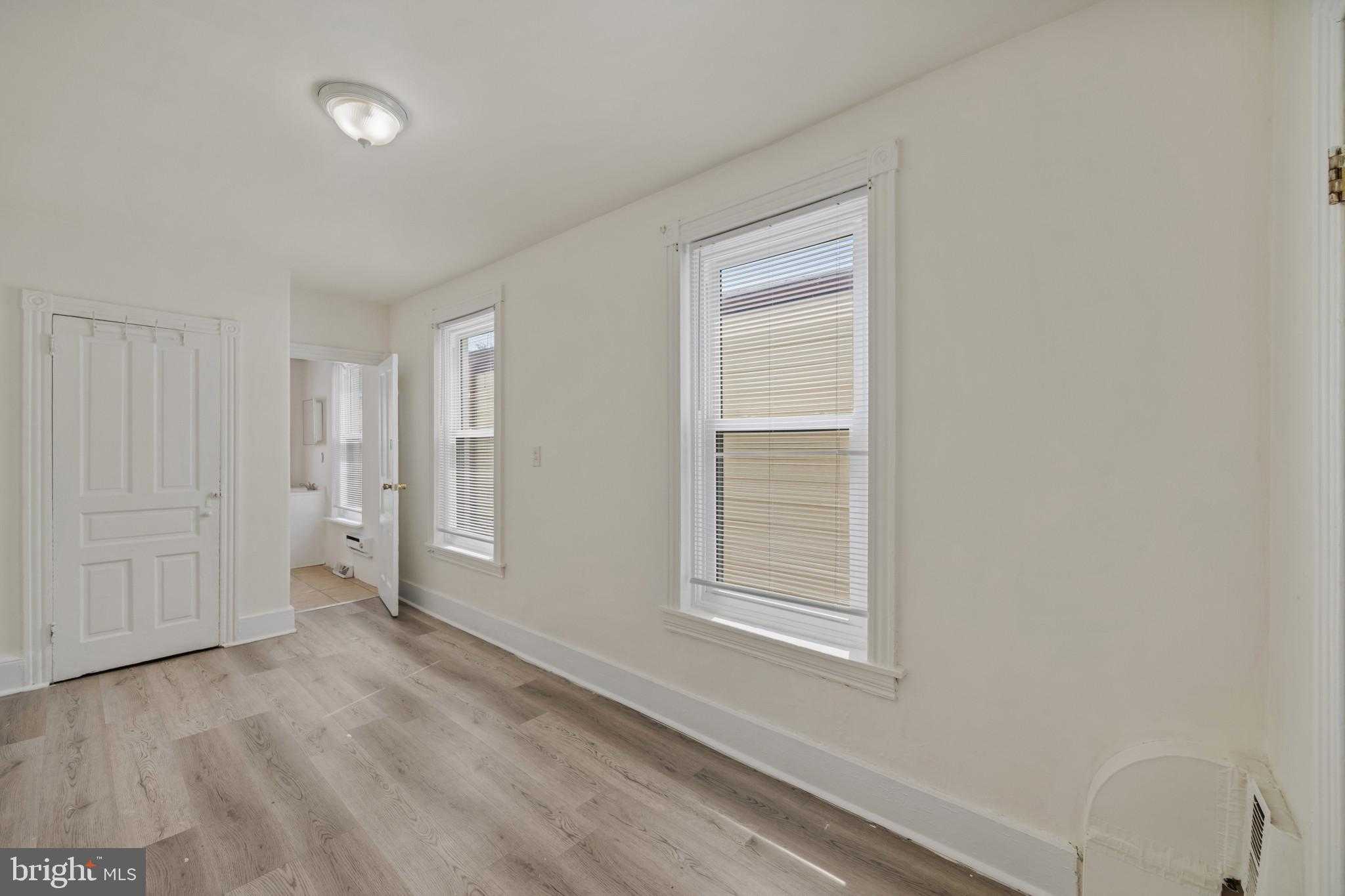 1359 N 10th St photo 21