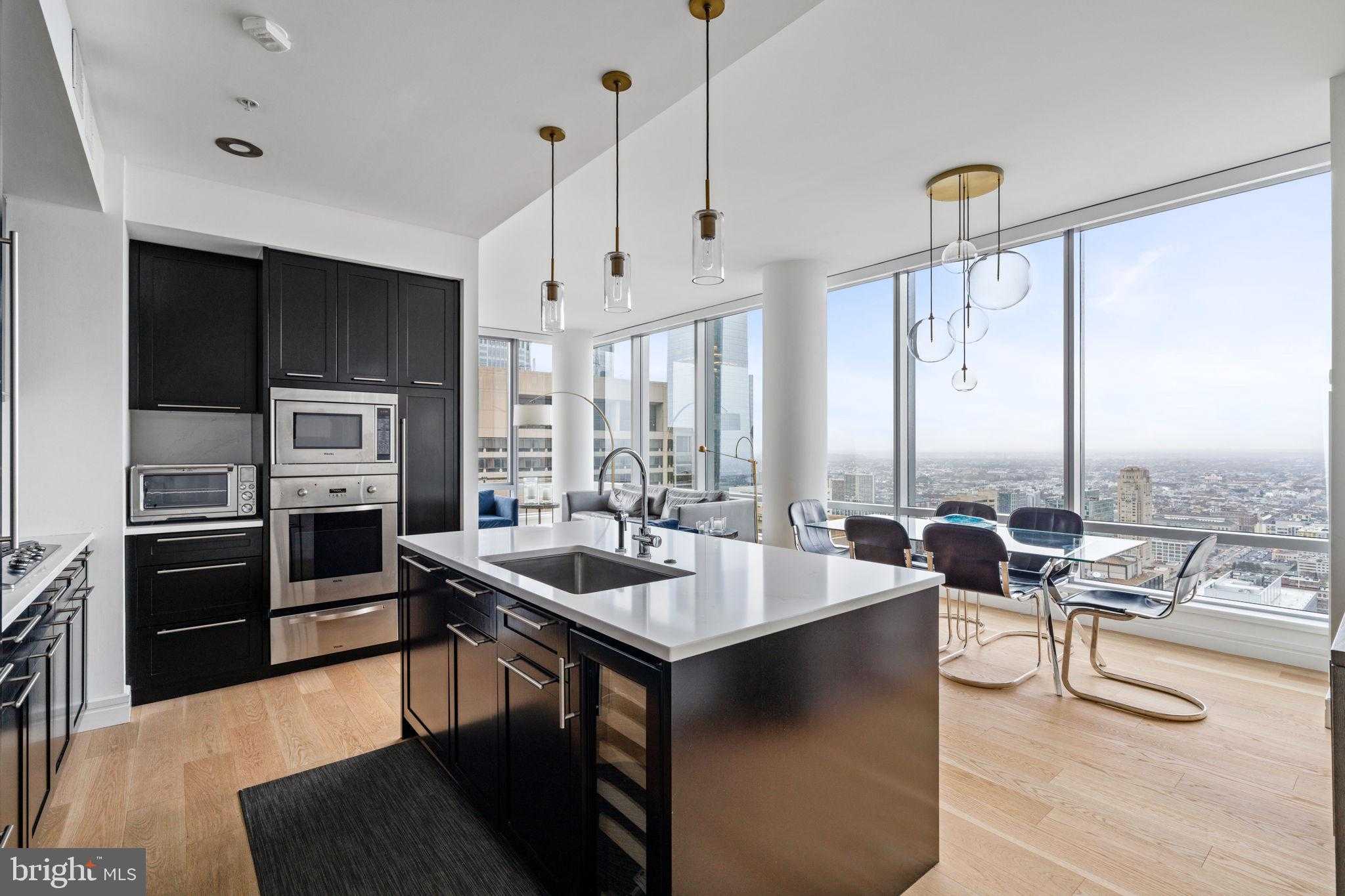 1414 S Penn Sq Unit 44f photo 2