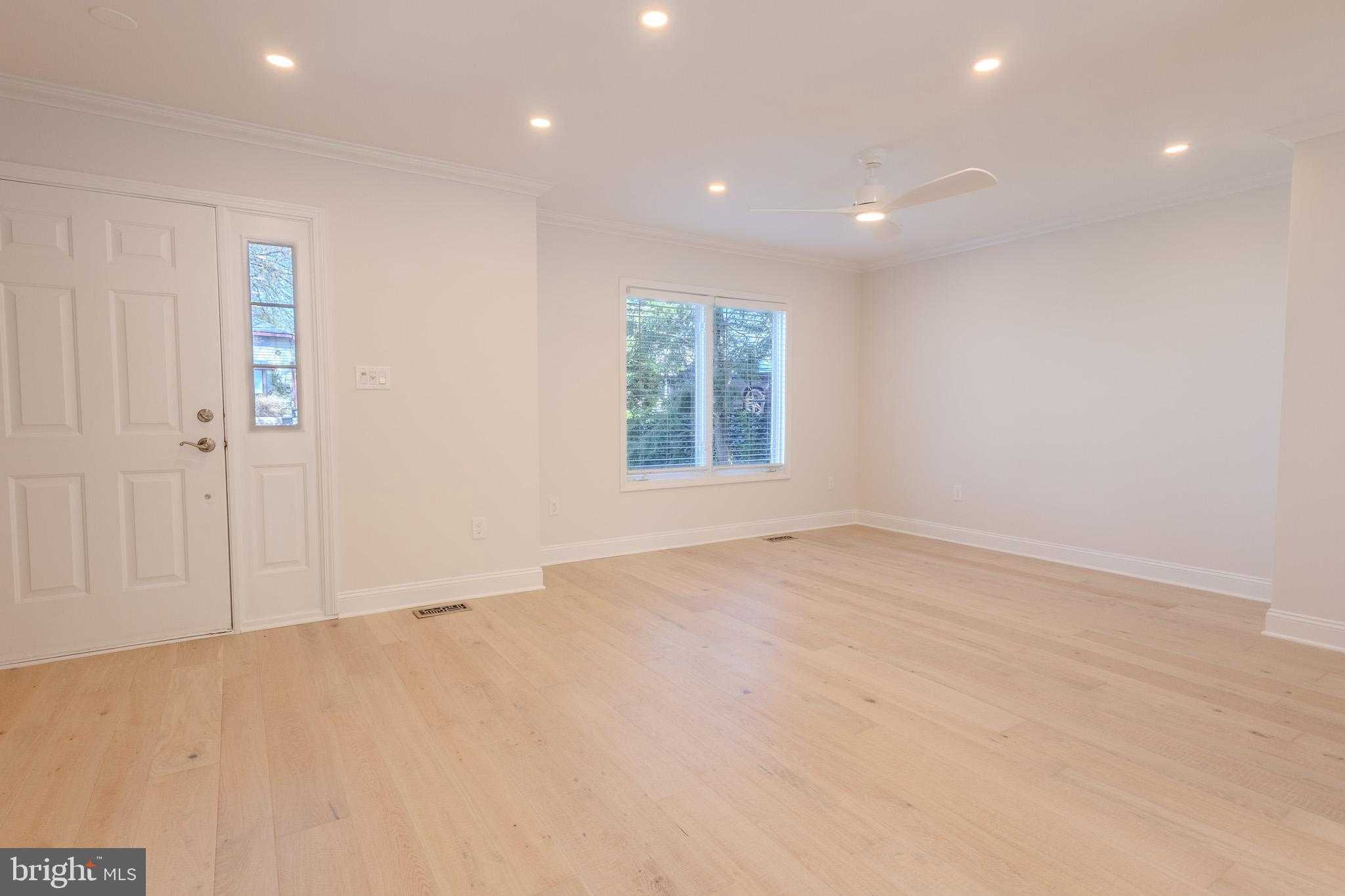 333 S Riverside Dr photo 5