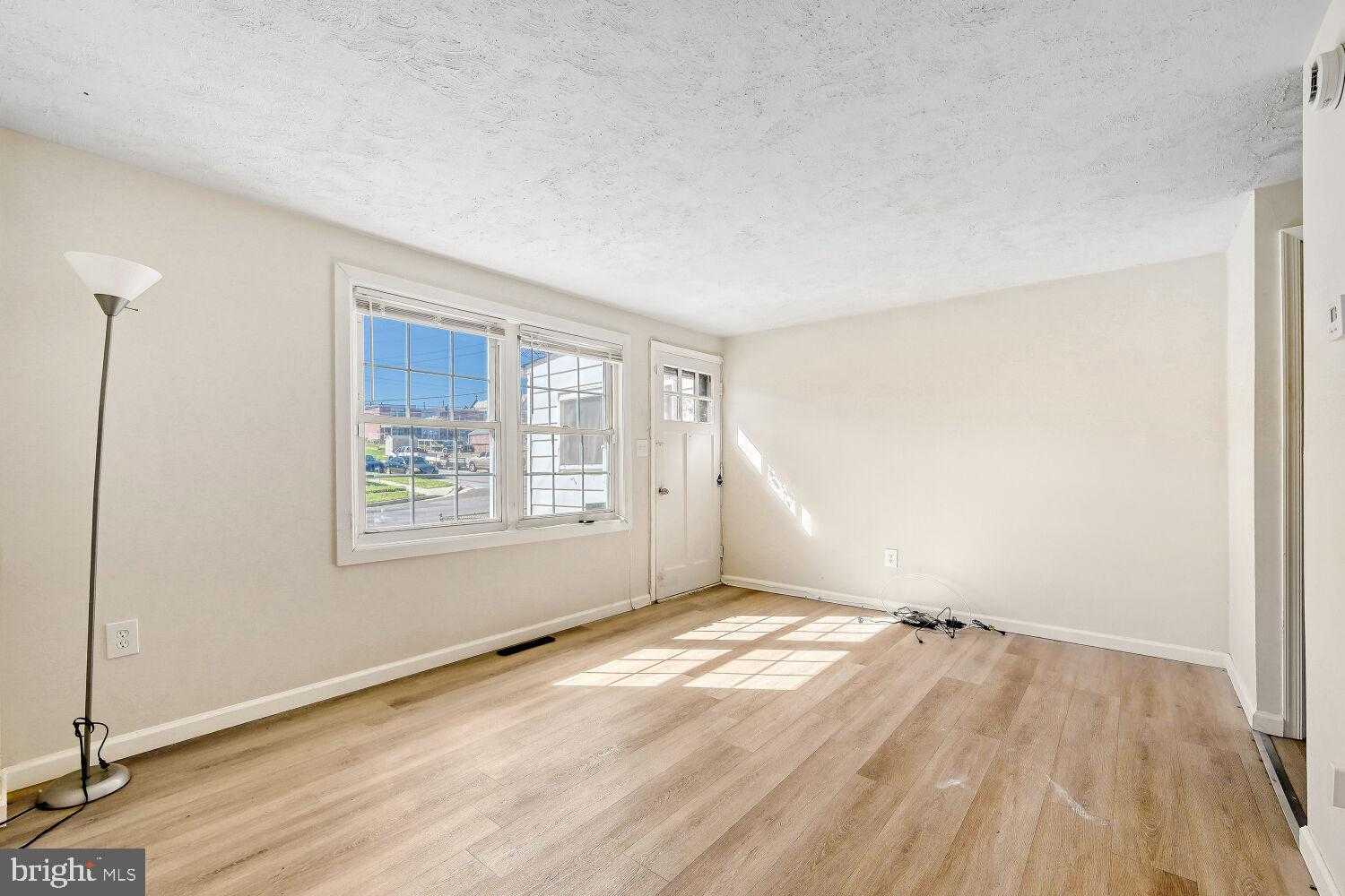 8002 Lansdale Rd photo 5