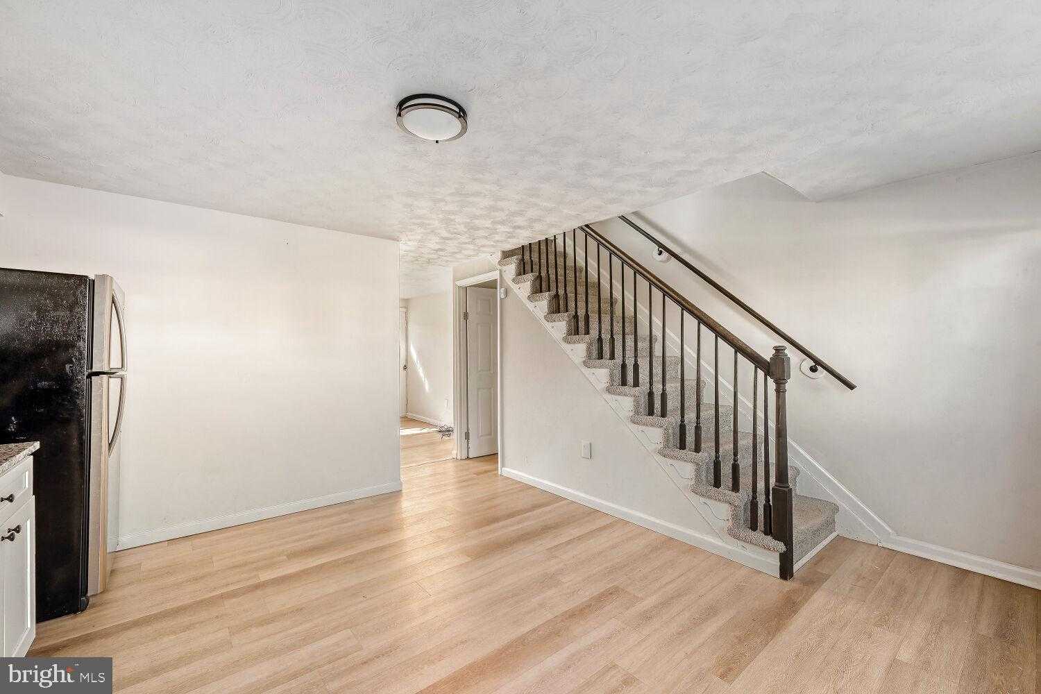 8002 Lansdale Rd photo 9