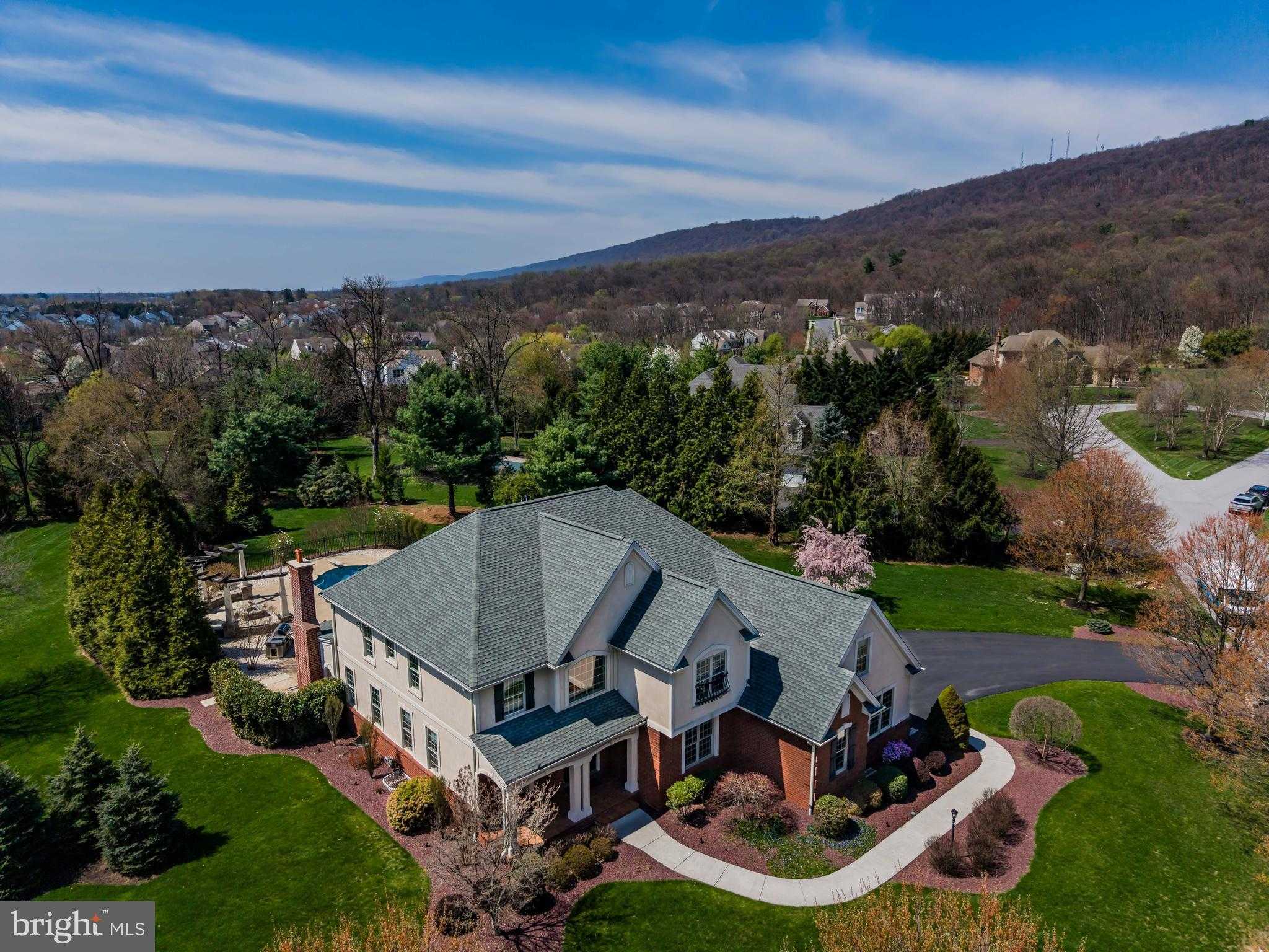 2301 Claridge CT photo 93