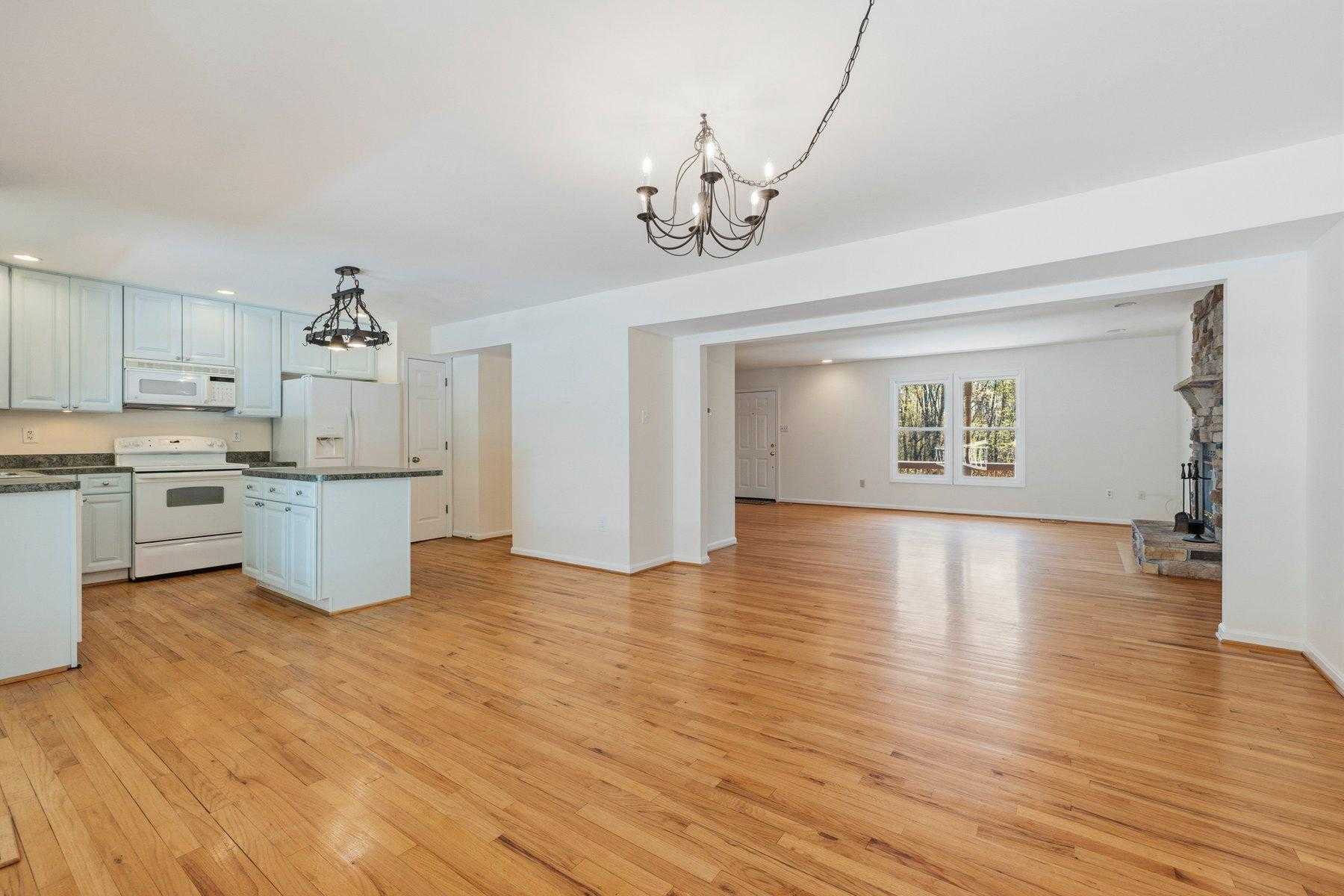 6934 Meadowlake Rd photo 10