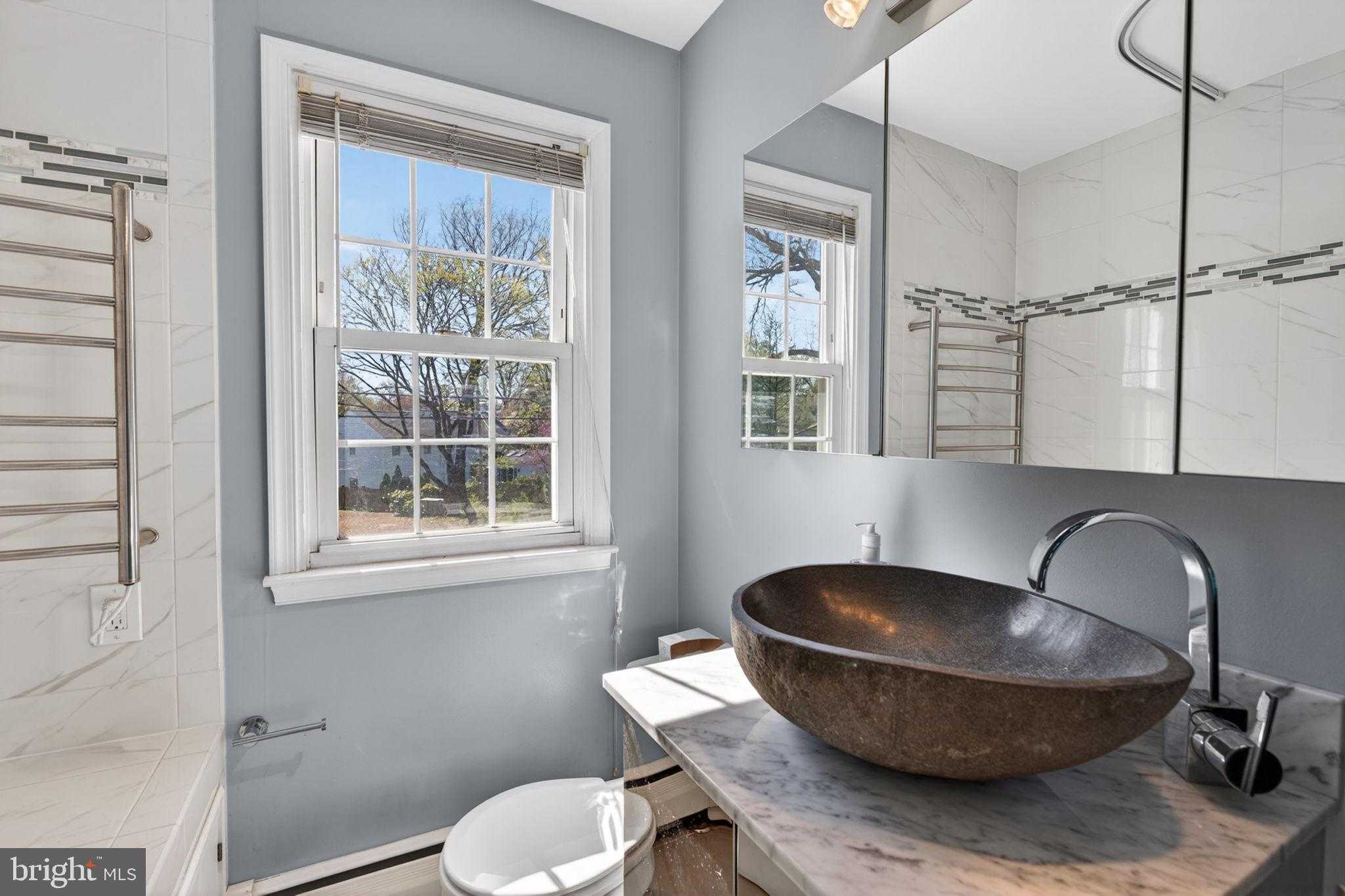 7000 Stoneleigh CT photo 66