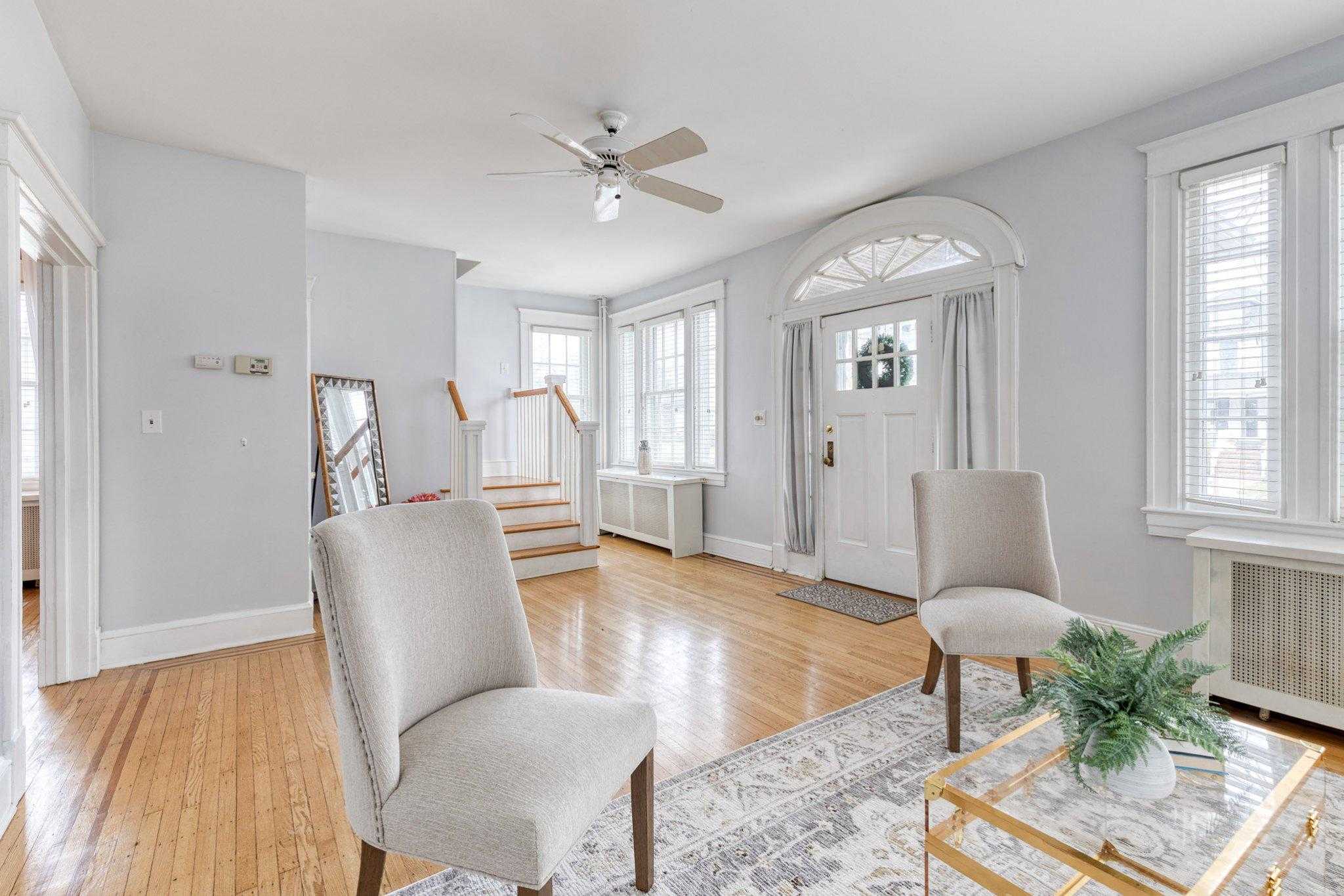 401 E Lake Ave photo 4