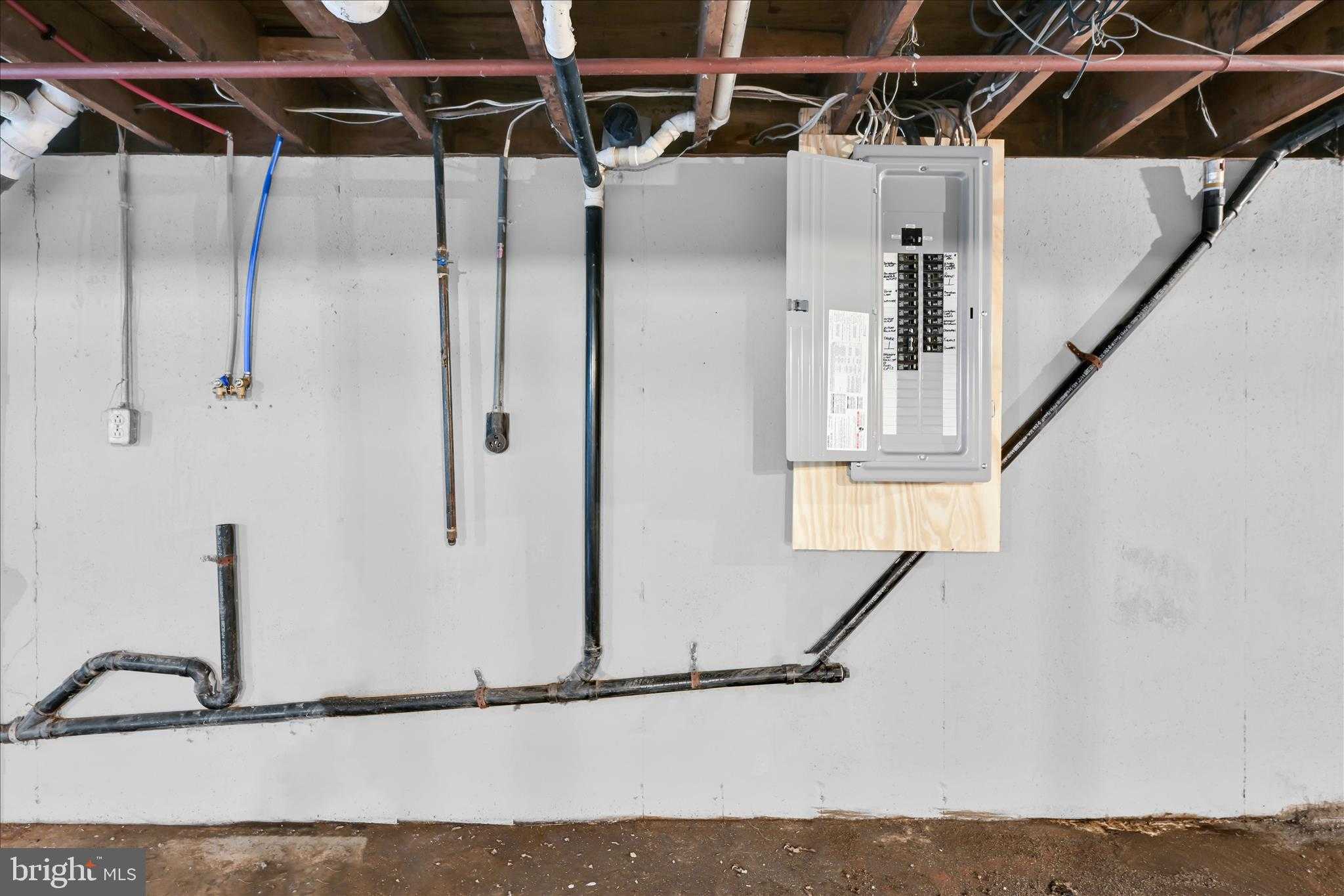 555 S Garfield Ave photo 22