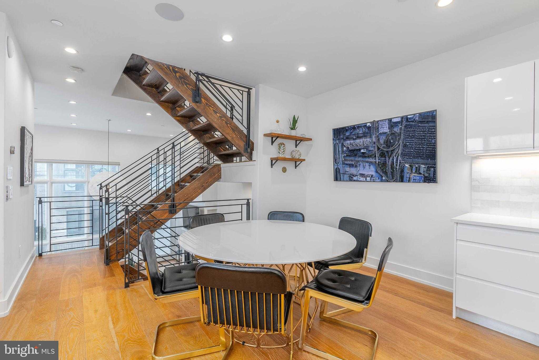 1338 Kater St photo 8