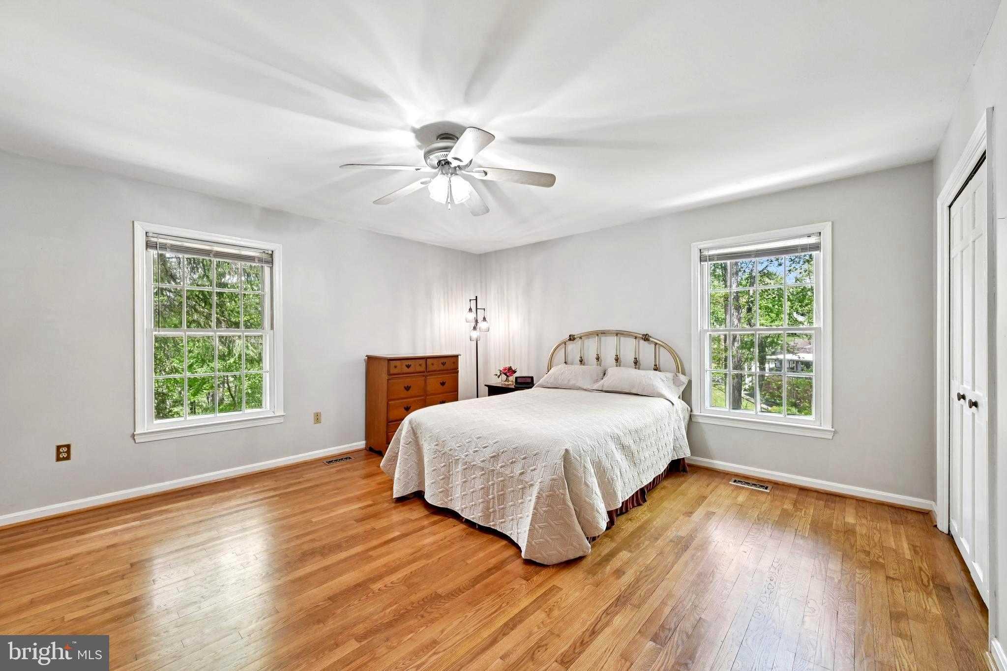 4992 Tall Oaks Dr photo 2