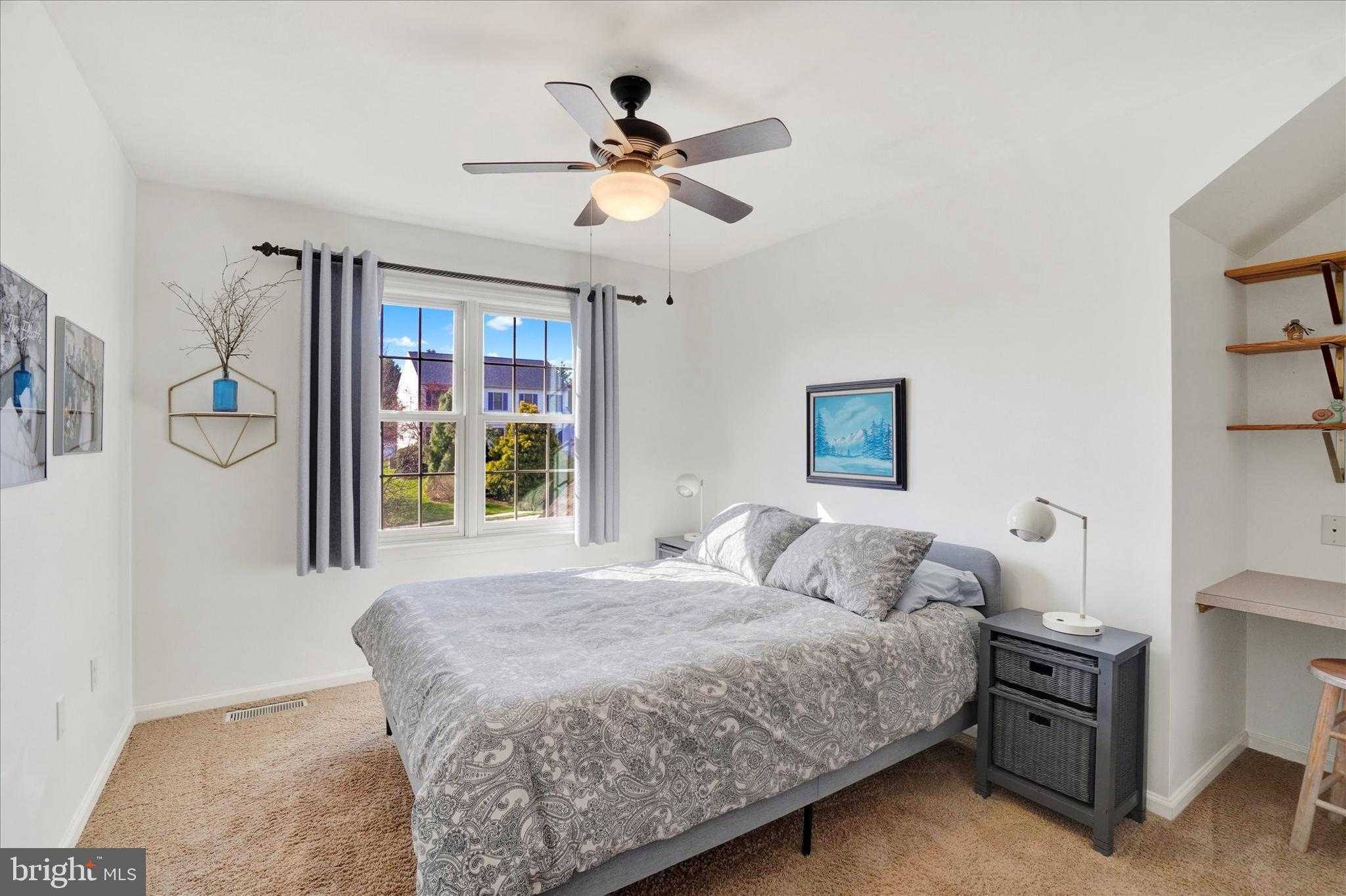 934 Castle Pond Dr photo 16