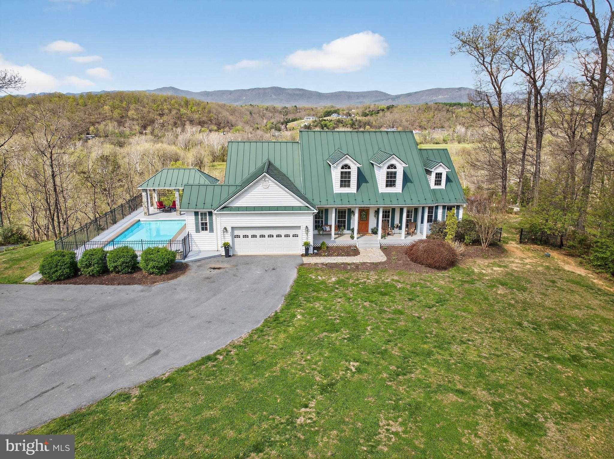 400 Deer Run Cir photo 2