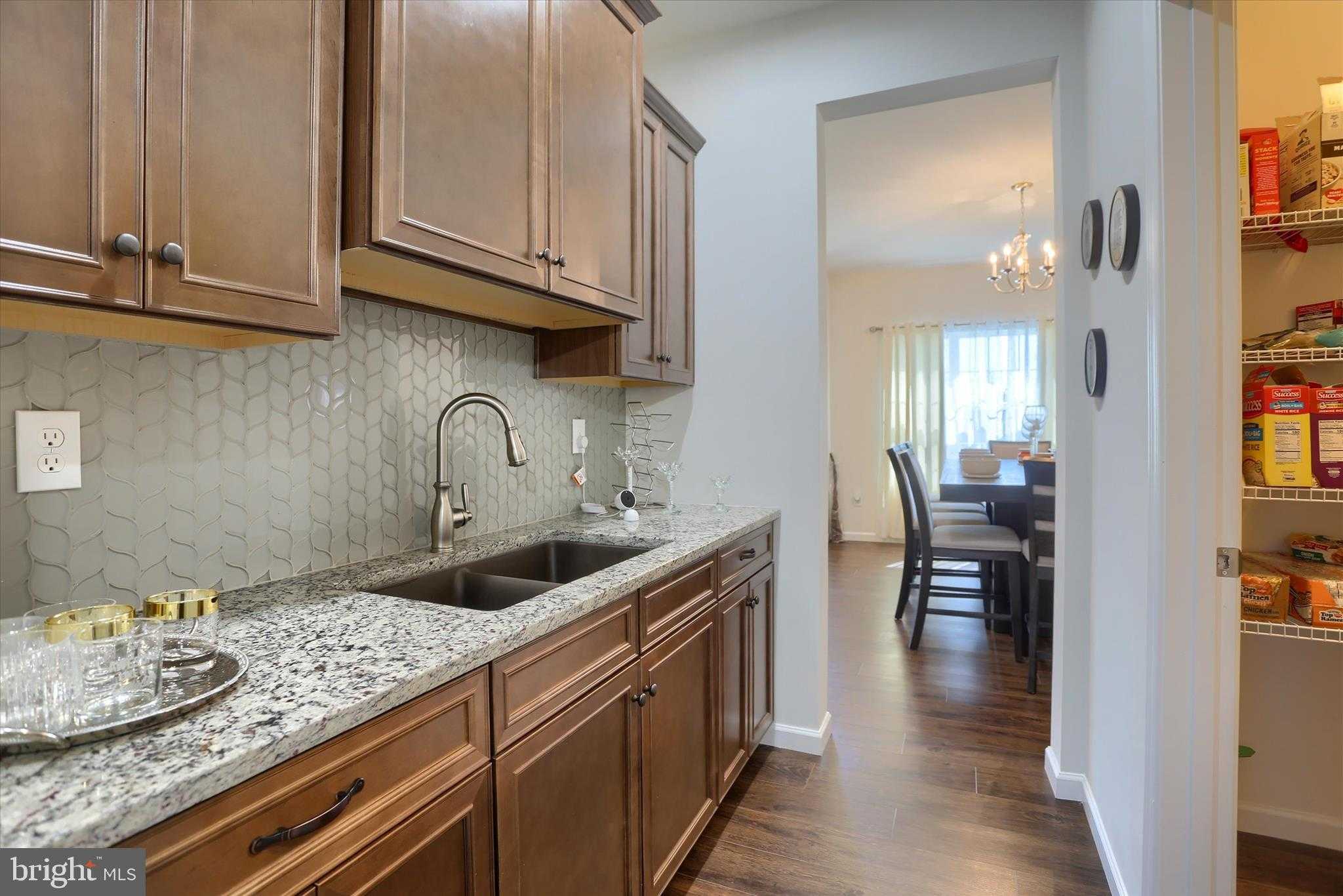 515 Darrow Rd photo 14