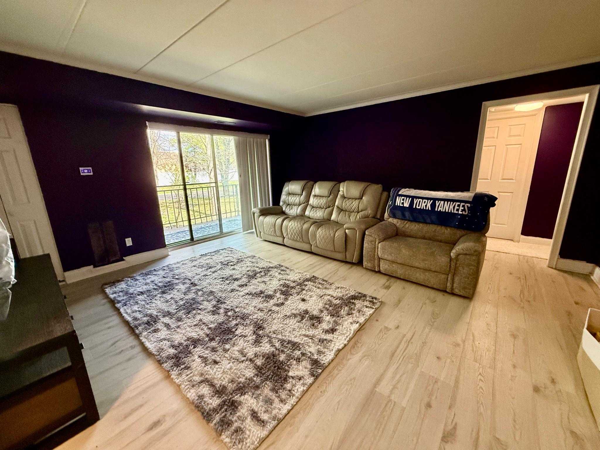 15 Oakridge Dr photo 2