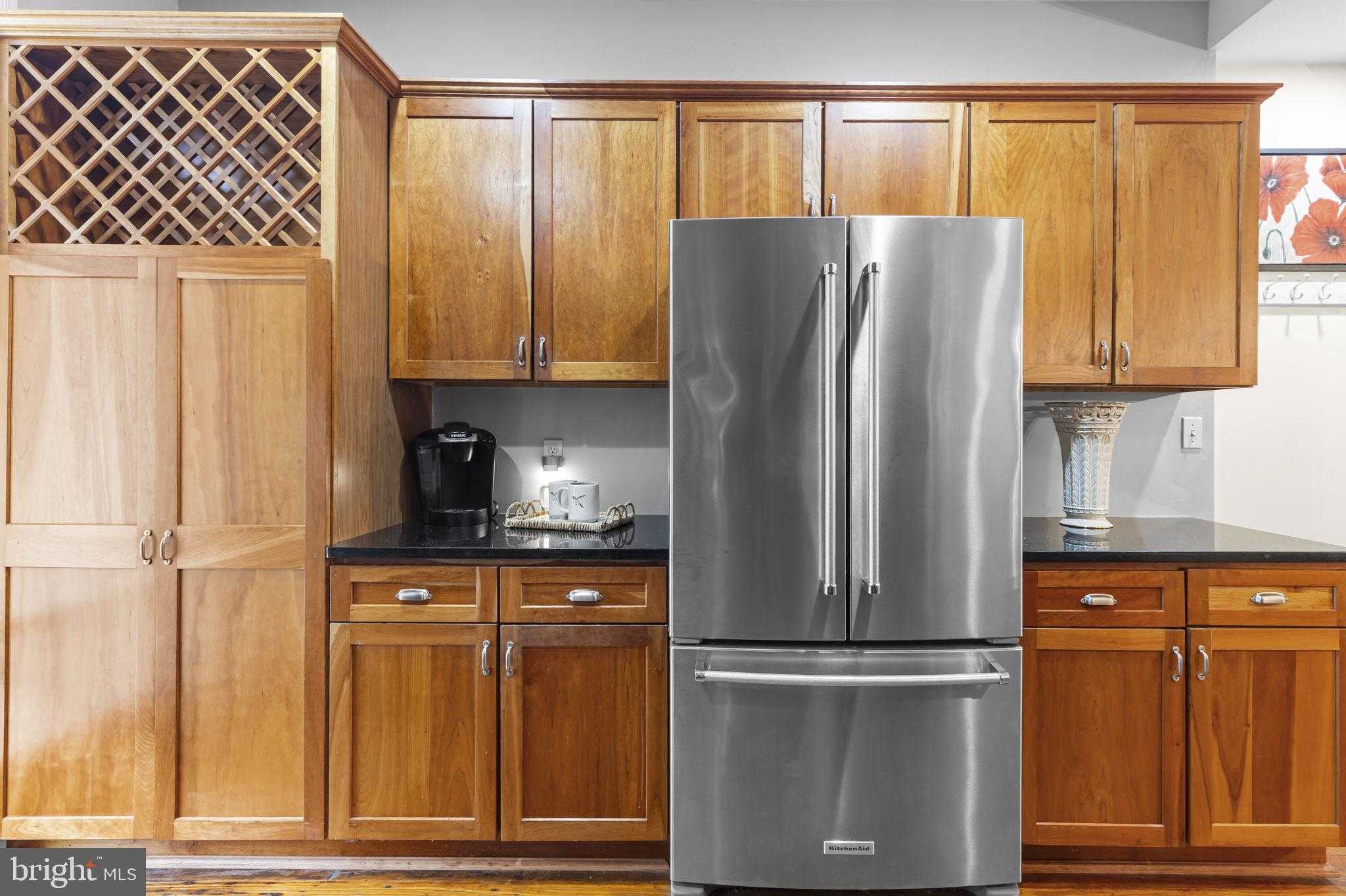 621 S Linwood Ave photo 10