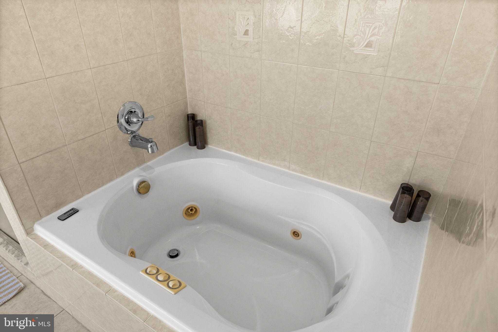 111 Chesterfield CT photo 38