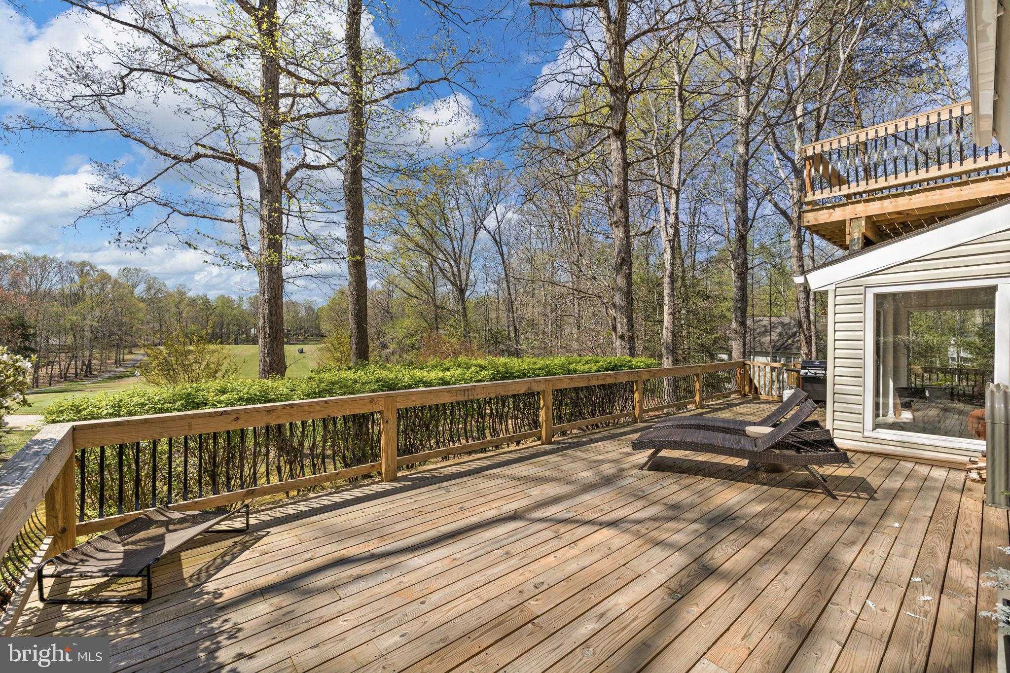 111 Chesterfield CT photo 4