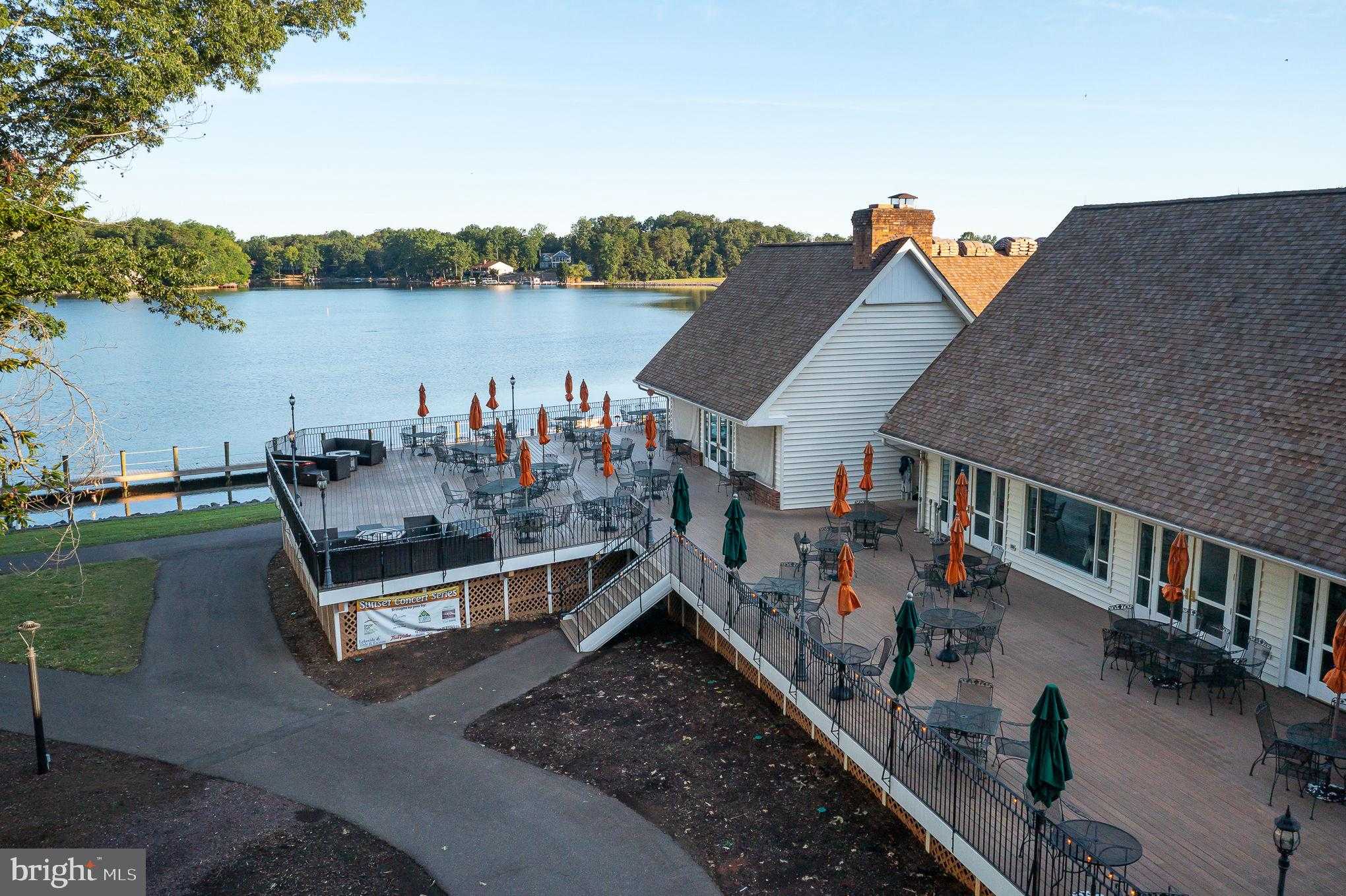 111 Chesterfield CT photo 83