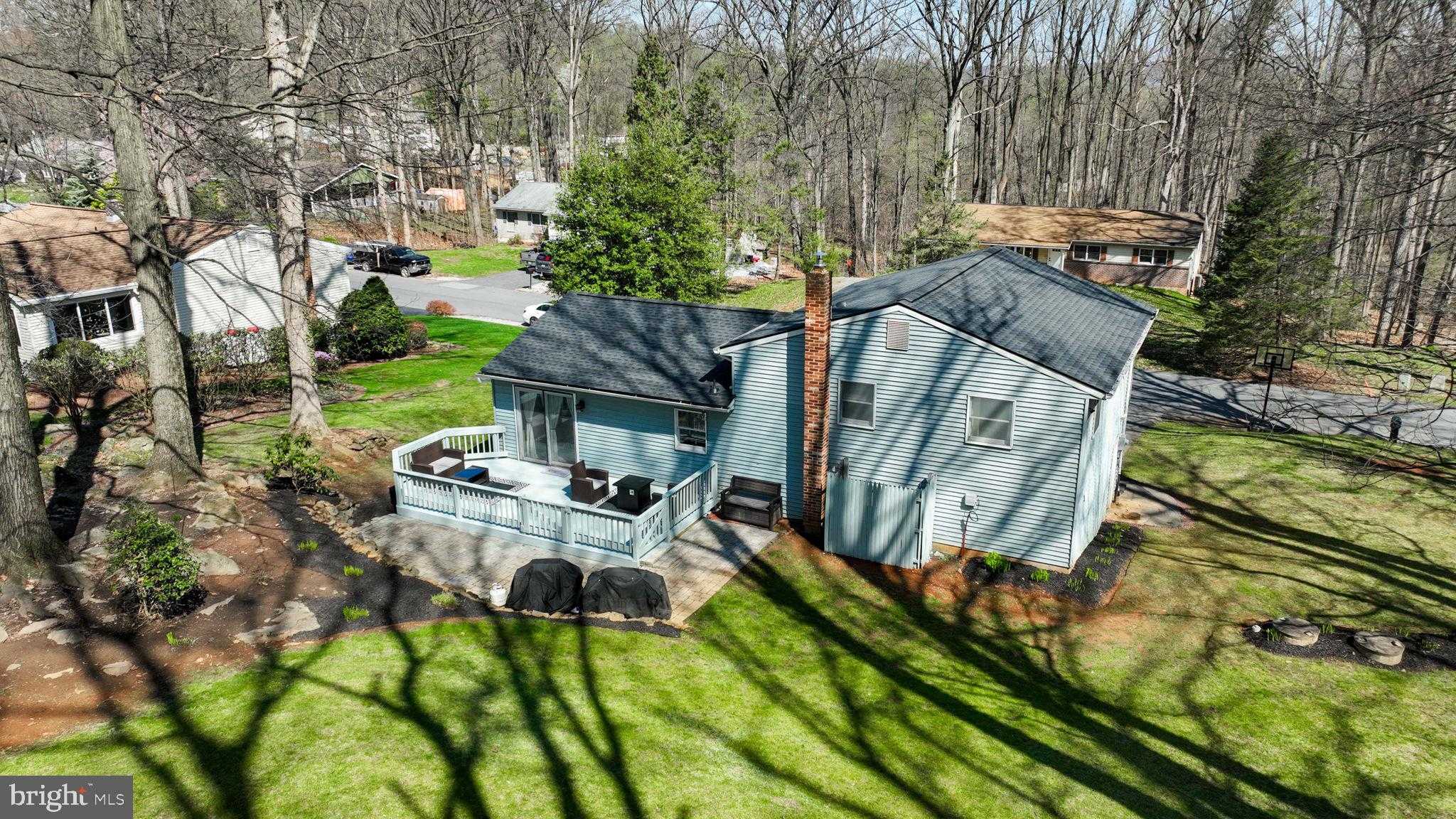 95 Village Rd photo 27