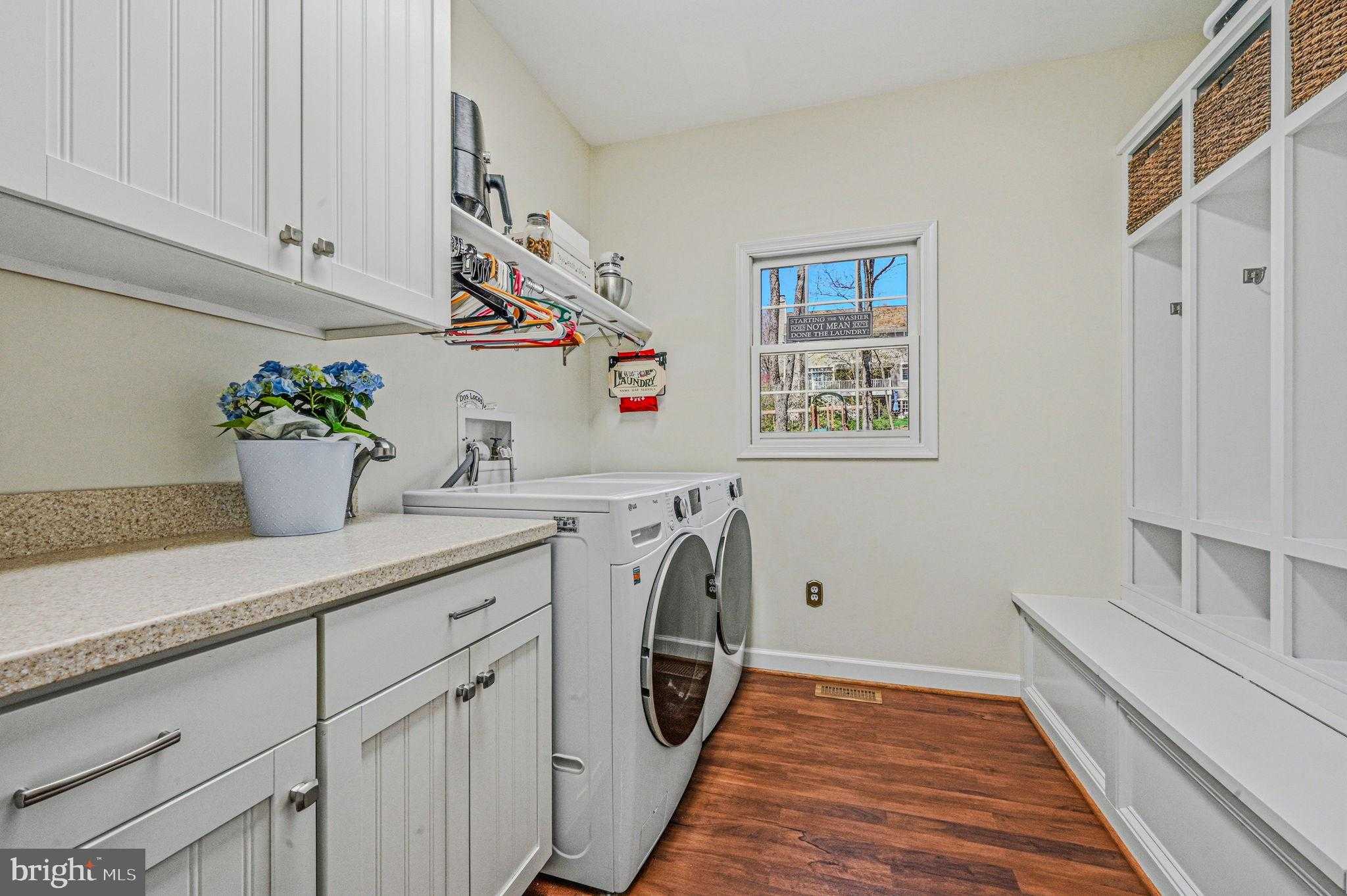 1045 Saint Georges Ln photo 21