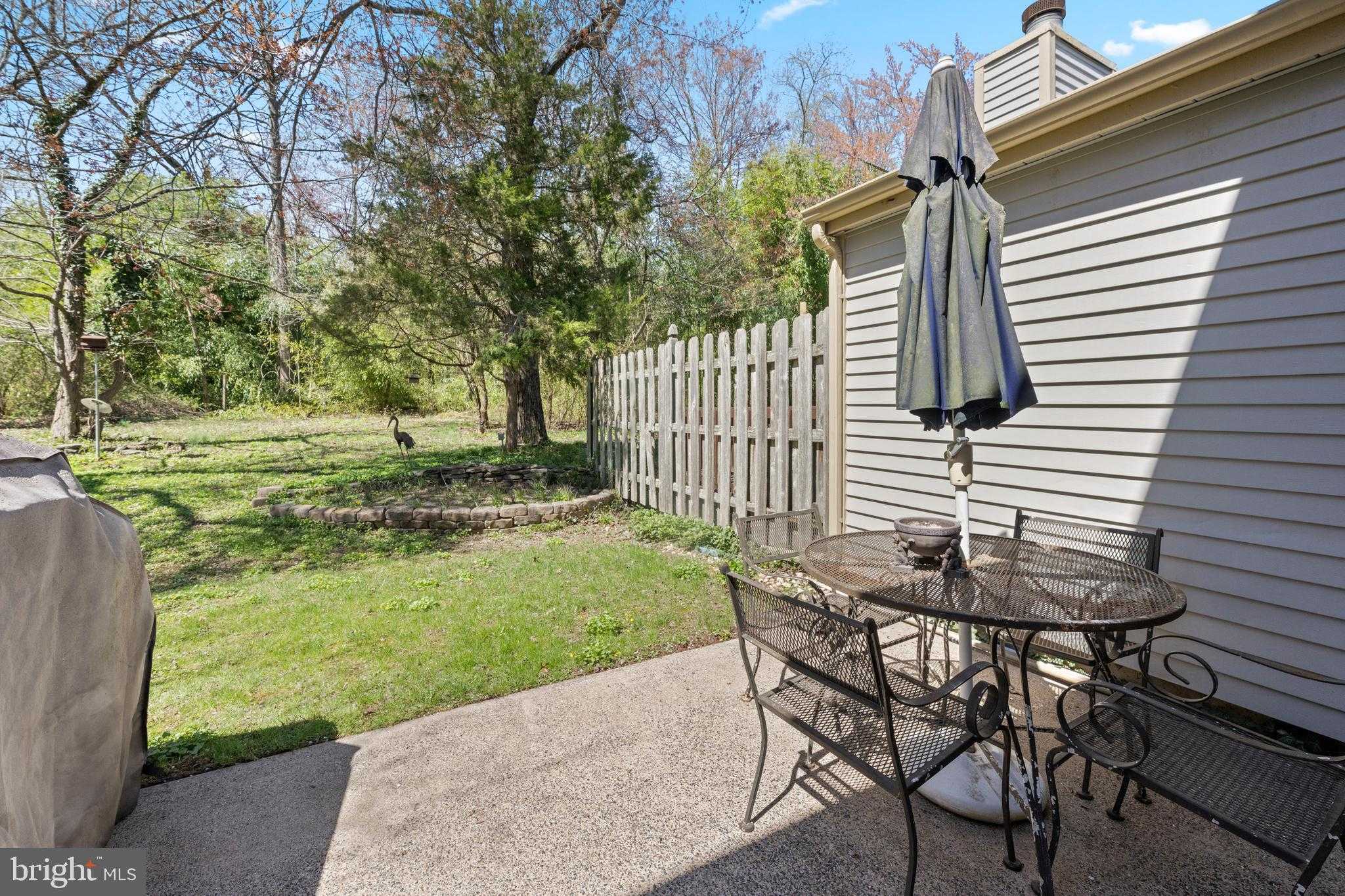 54 Laurel Cir photo 15