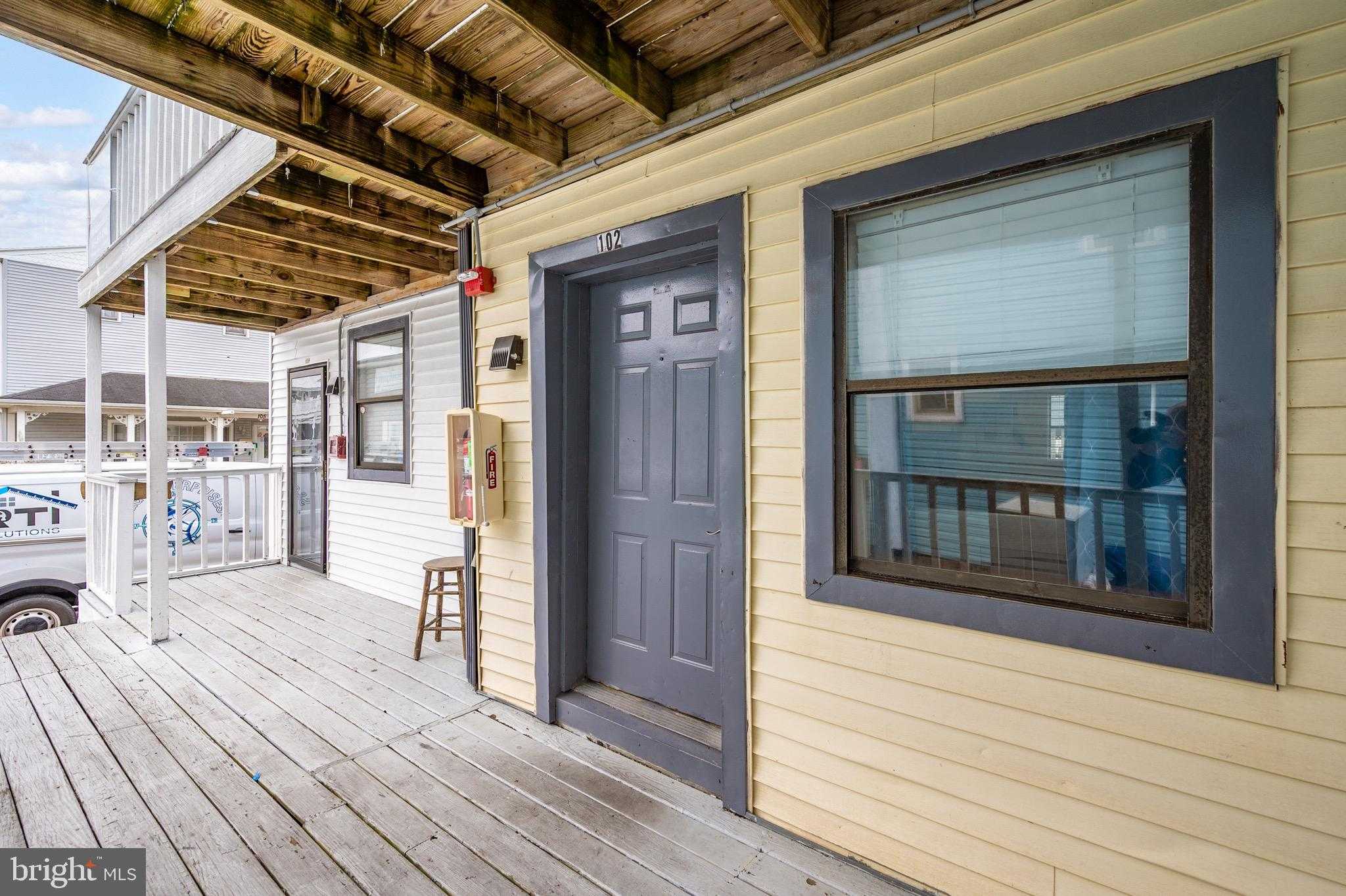 106 Talbot St Unit 102 photo 2