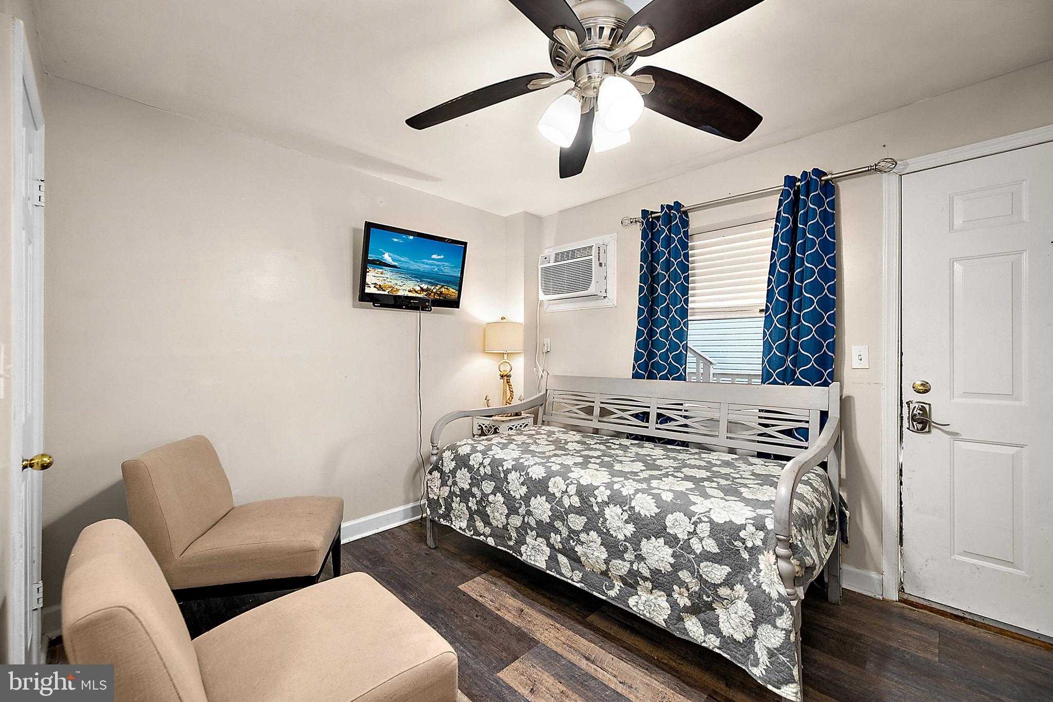 106 Talbot St Unit 102 photo 3