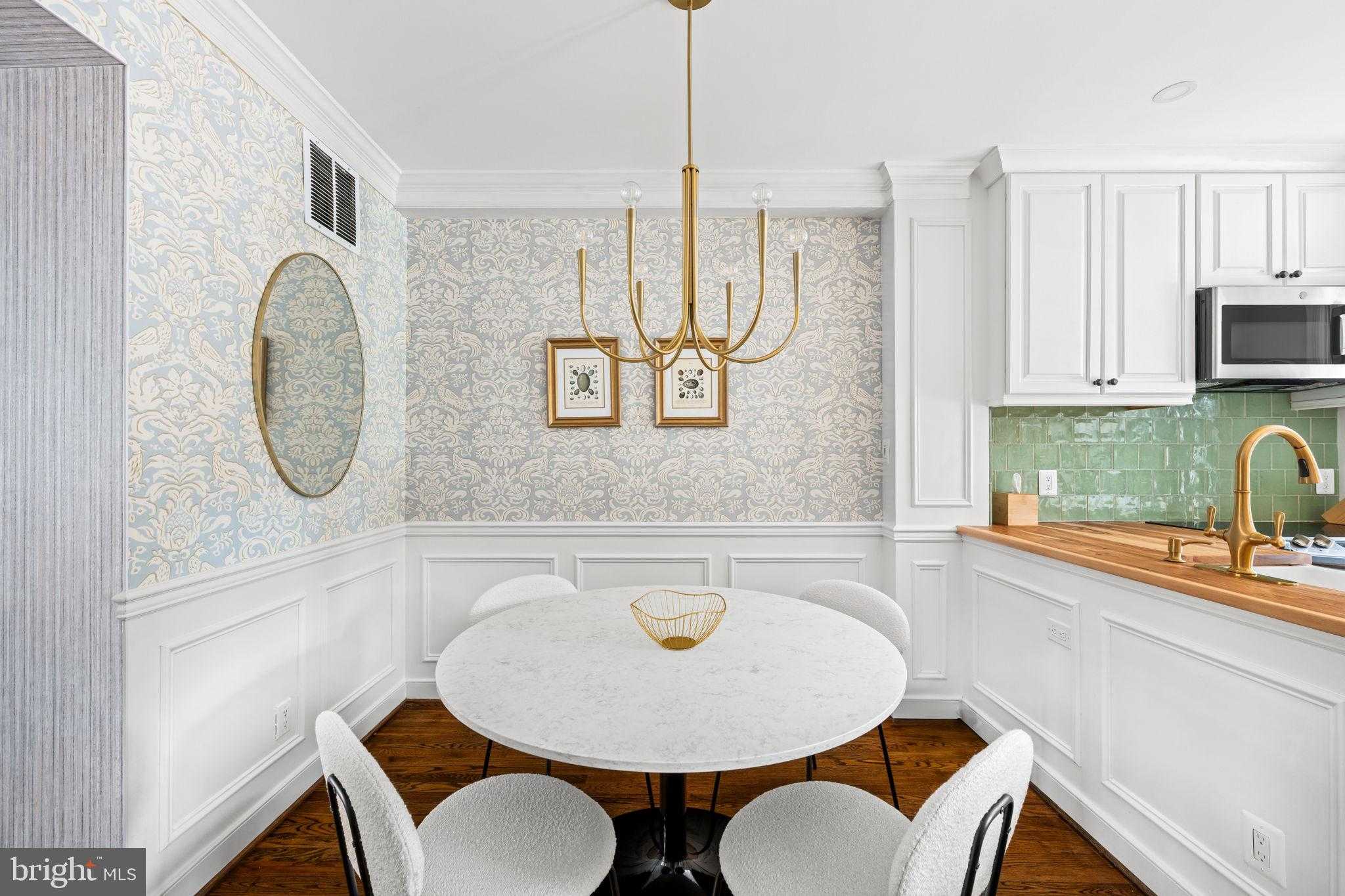 621 S Columbus St photo 11