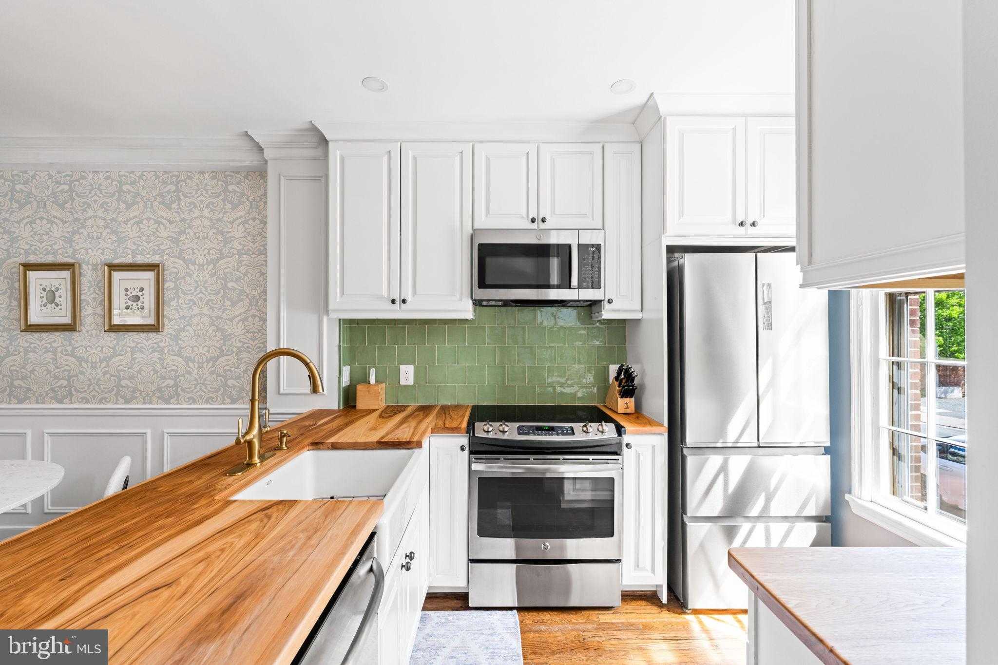 621 S Columbus St photo 4