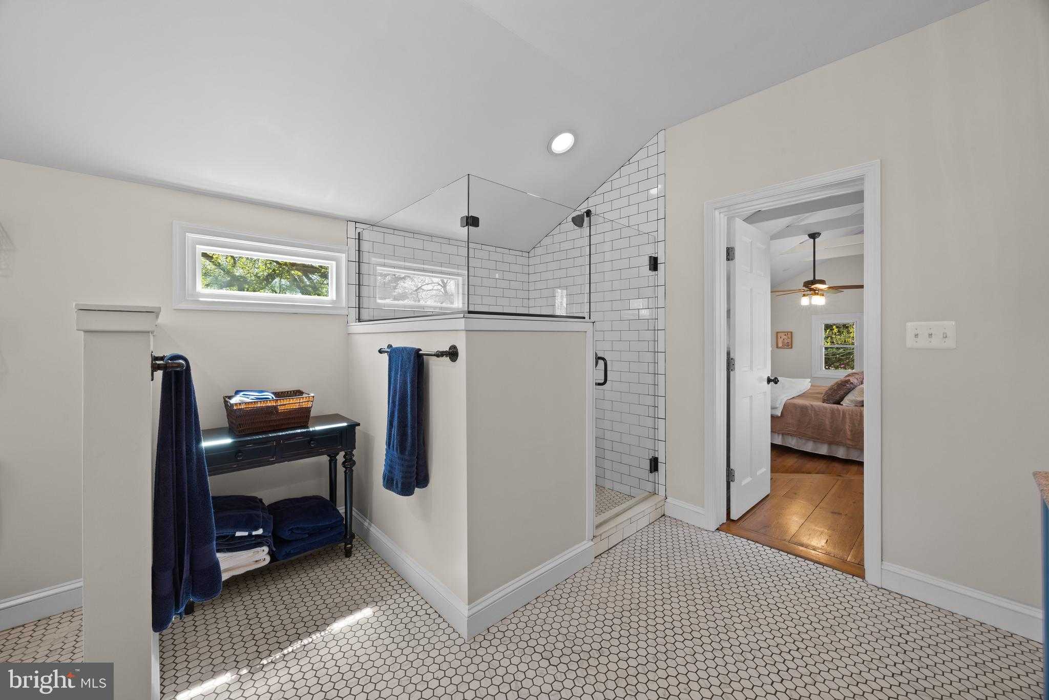 4905 Sudley Rd photo 18