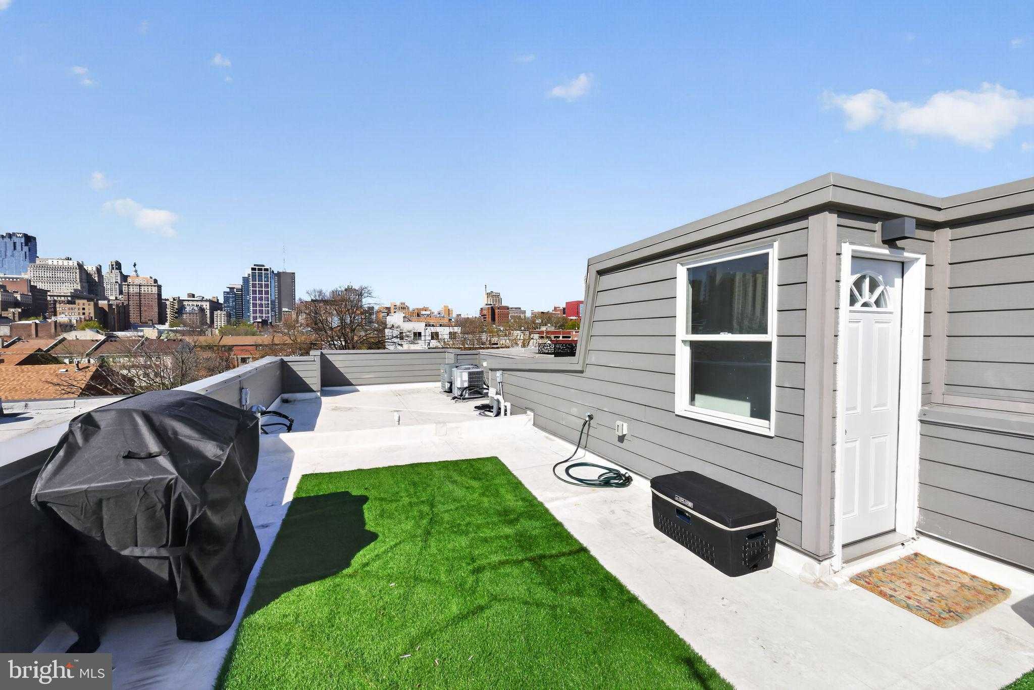 1114 Bainbridge St # B photo 27