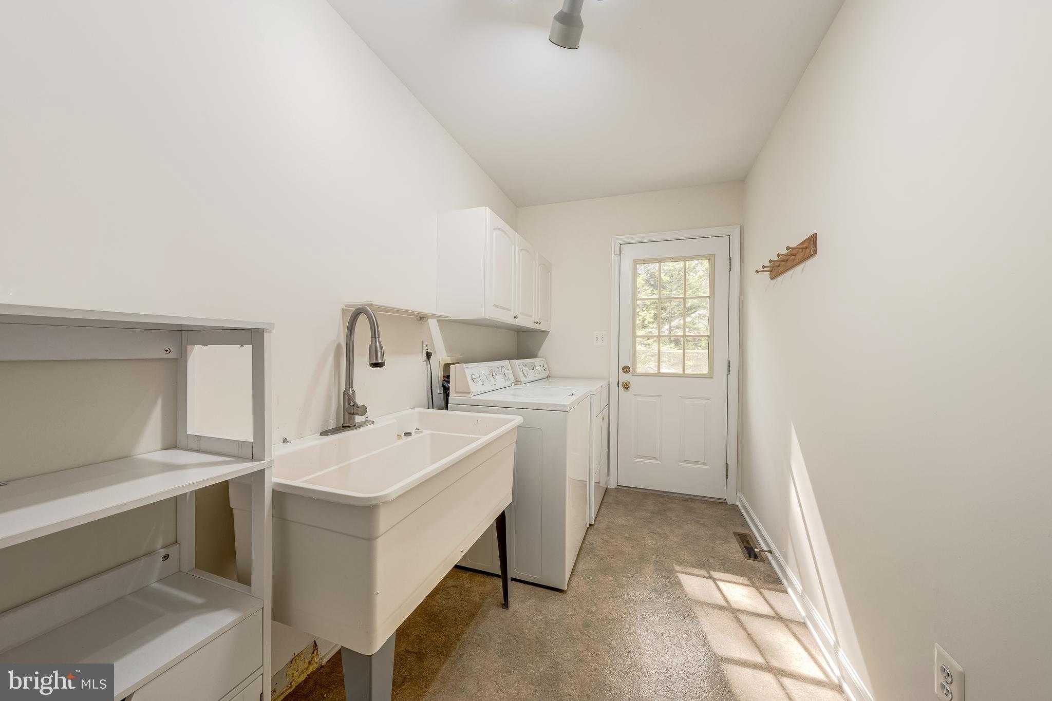 724 Mitchell Point Rd photo 28