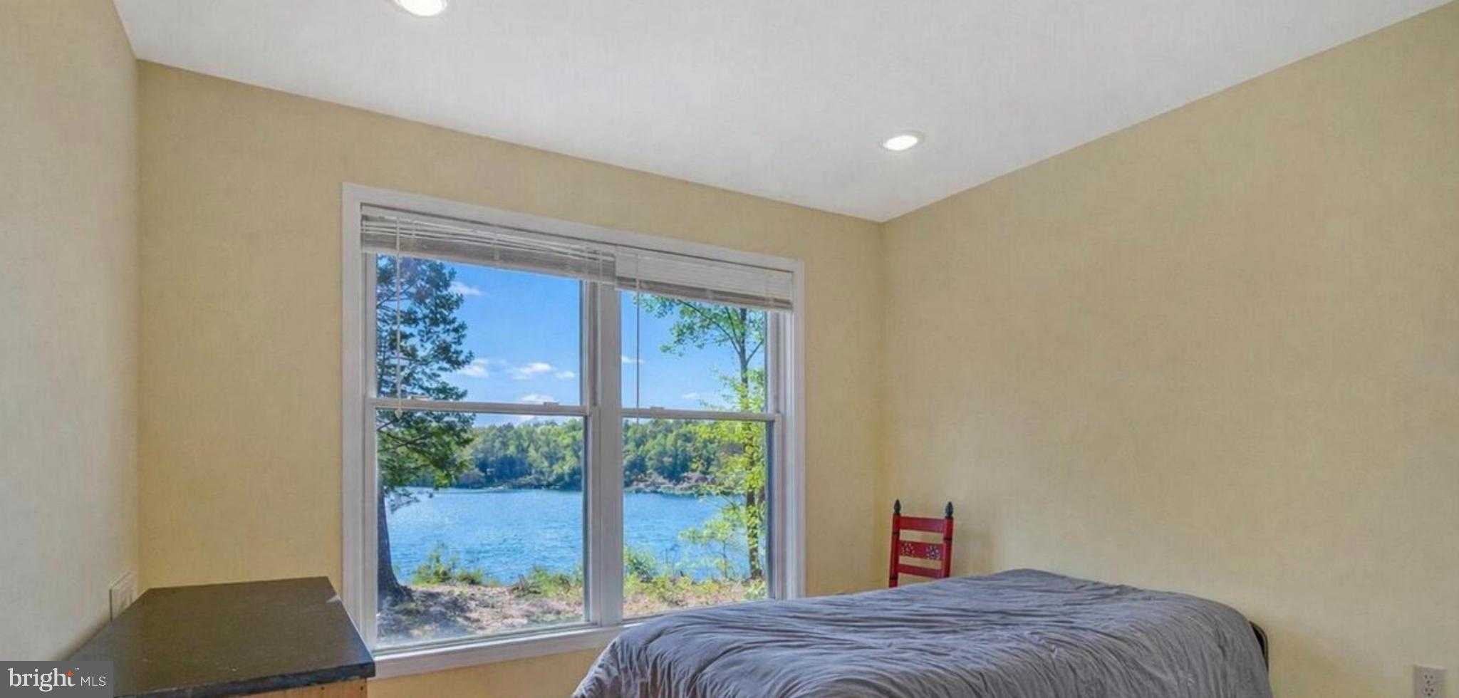 1050 Planters Wharf Rd photo 3