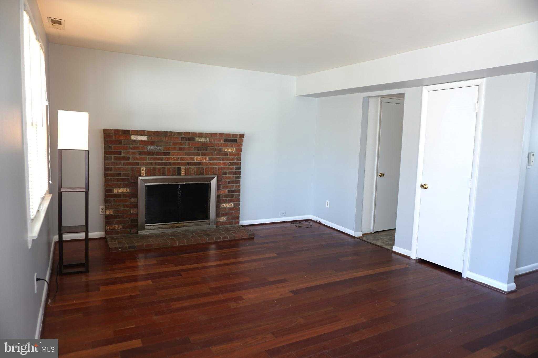 702 Londontown Rd photo 7