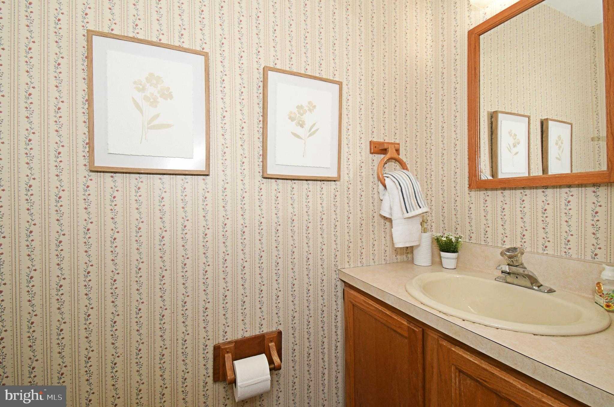 57 Ardsley CT photo 12