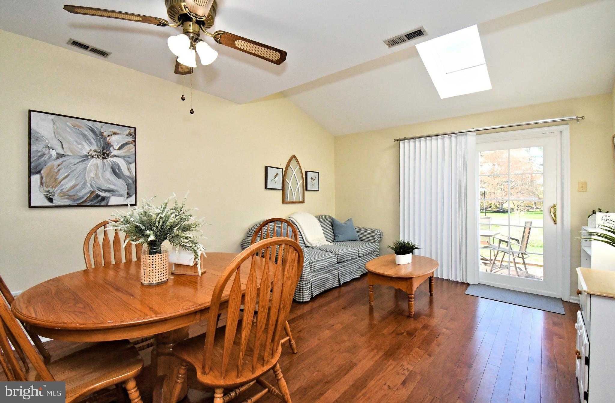 57 Ardsley CT photo 8