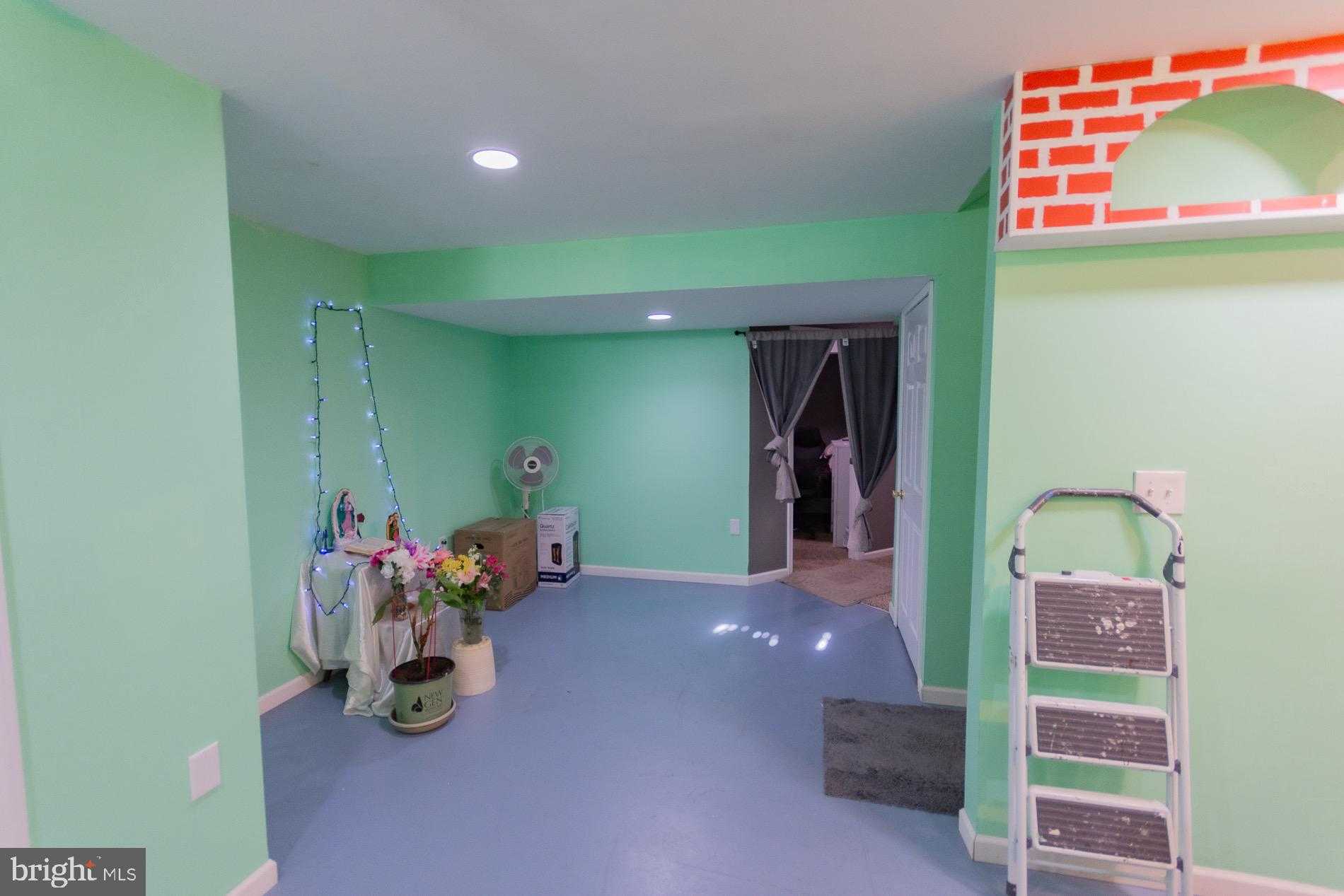 110 Limited Dr photo 31