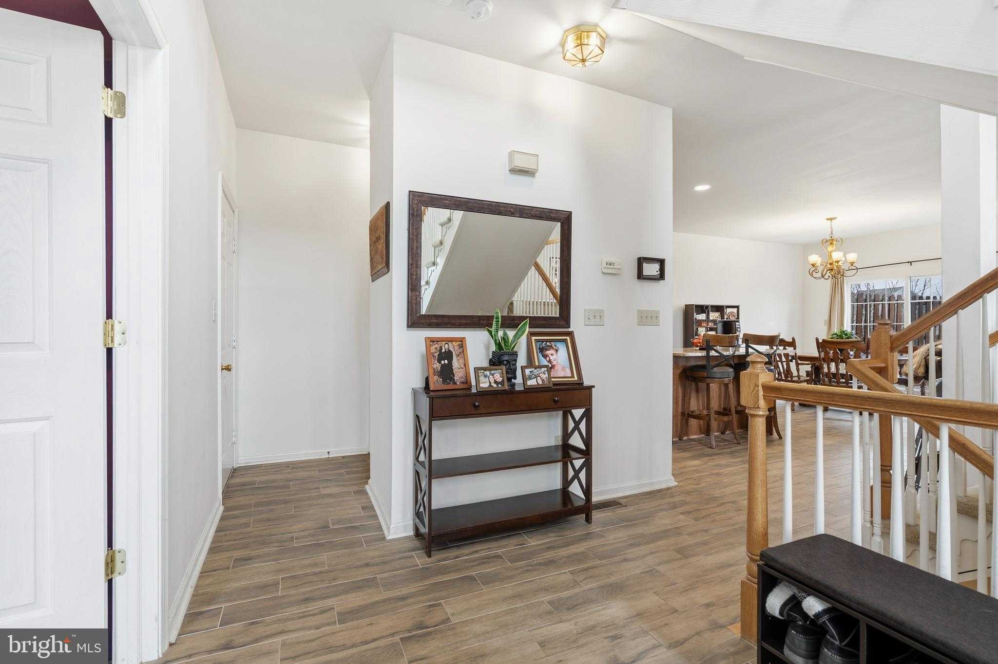 5261 Dartmouth Dr photo 3