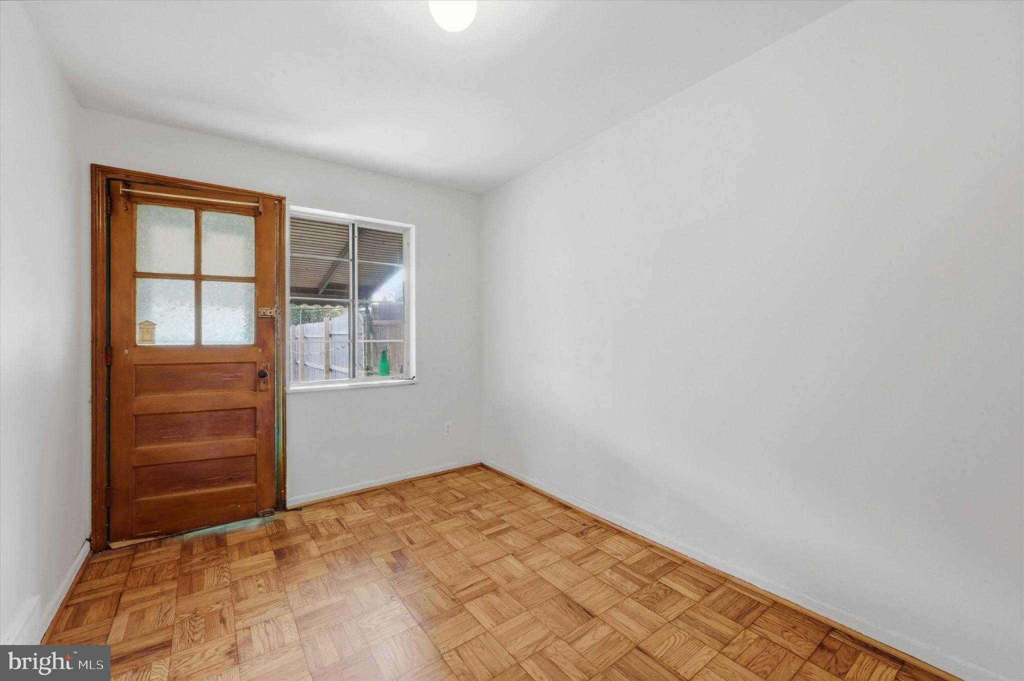 1813 S Etting St photo 9