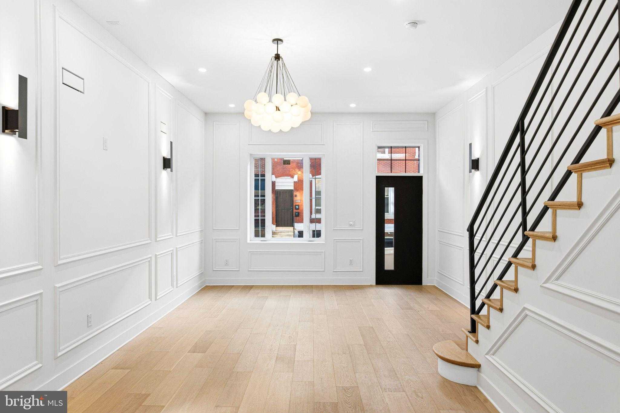 1419 Wharton St photo 3