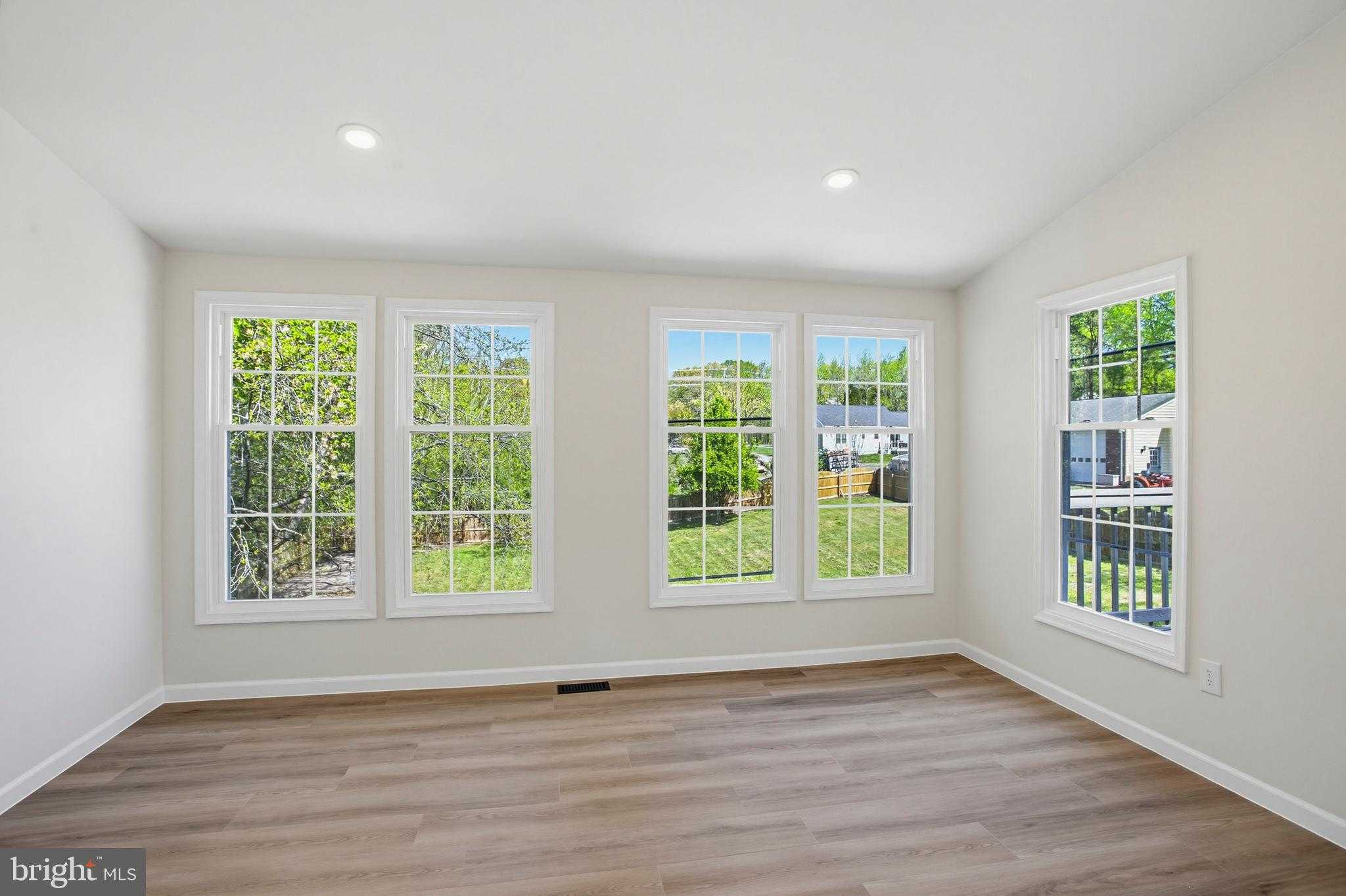 4205 Amelia Dr photo 8