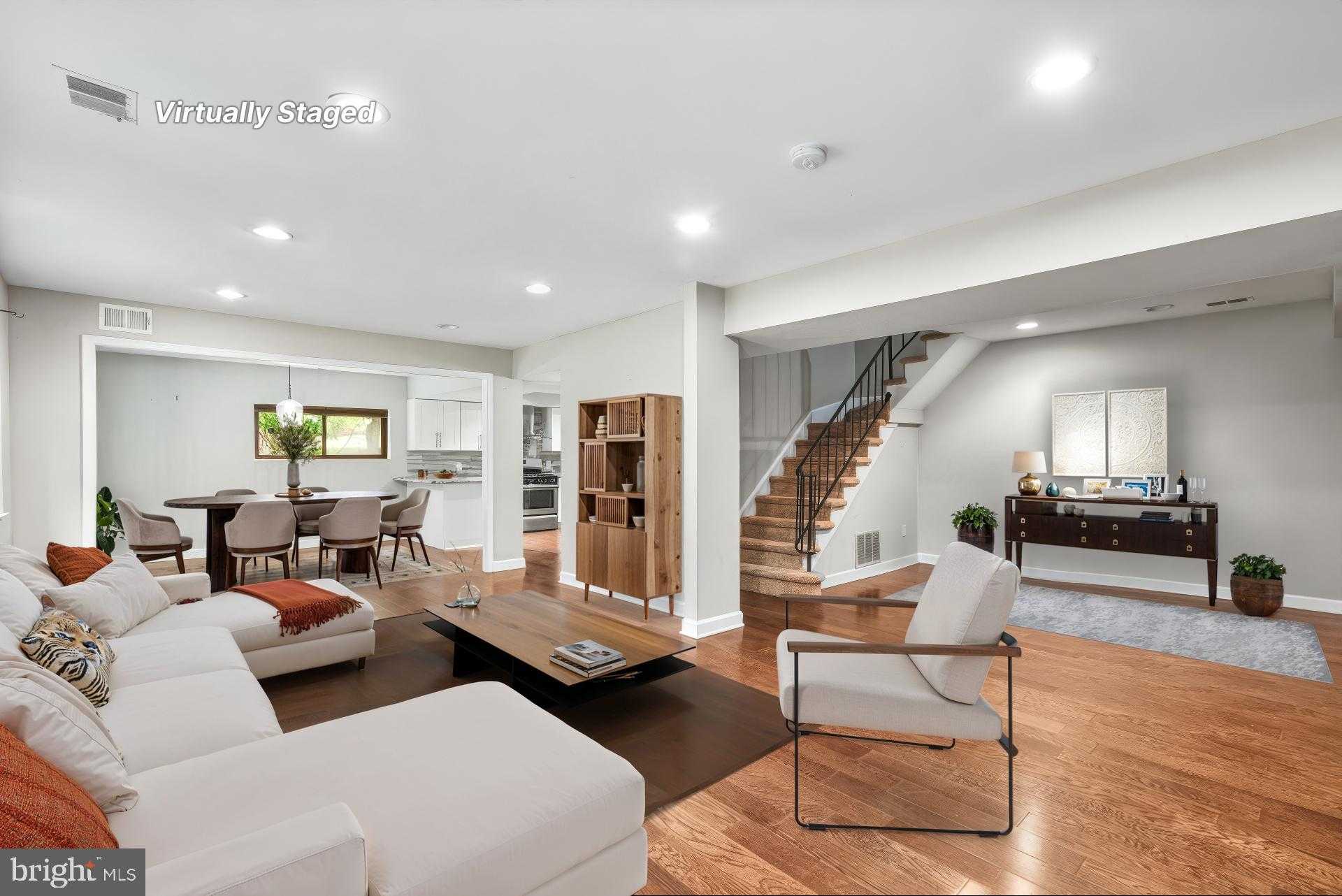 9607 Muirfield Dr photo 3