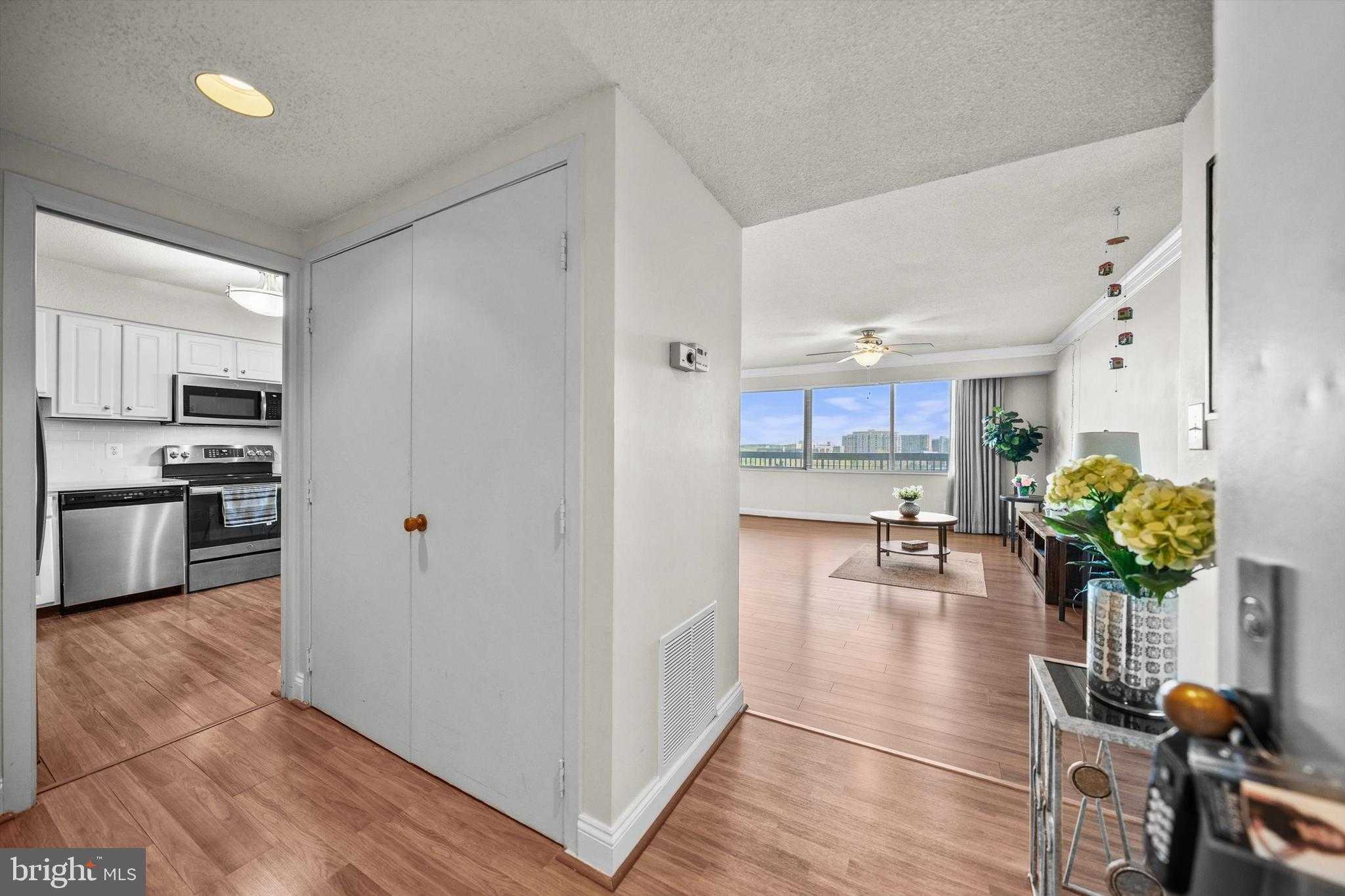 3713 S George Mason Dr Apt 904w photo 2