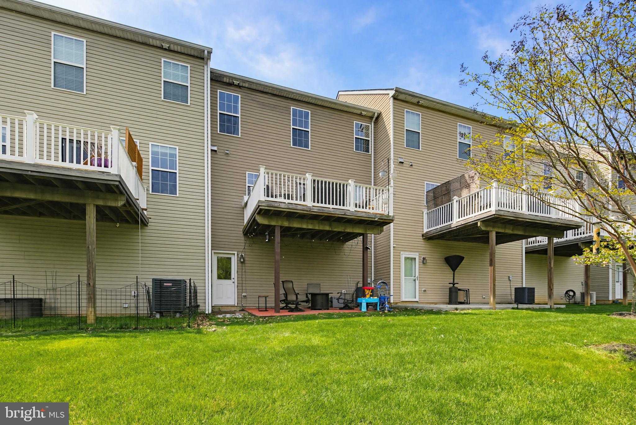 8044 Gabriels CT photo 39