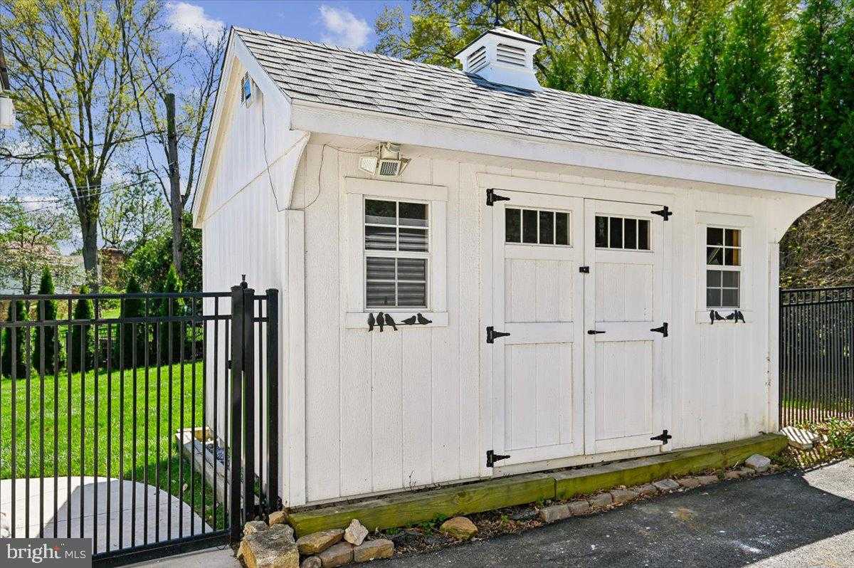 10121 Colonial Dr photo 31