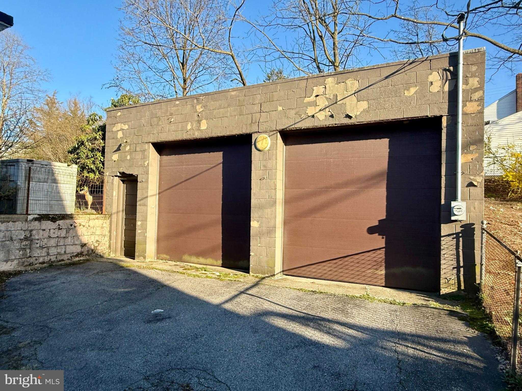 1543 W Market St photo 6